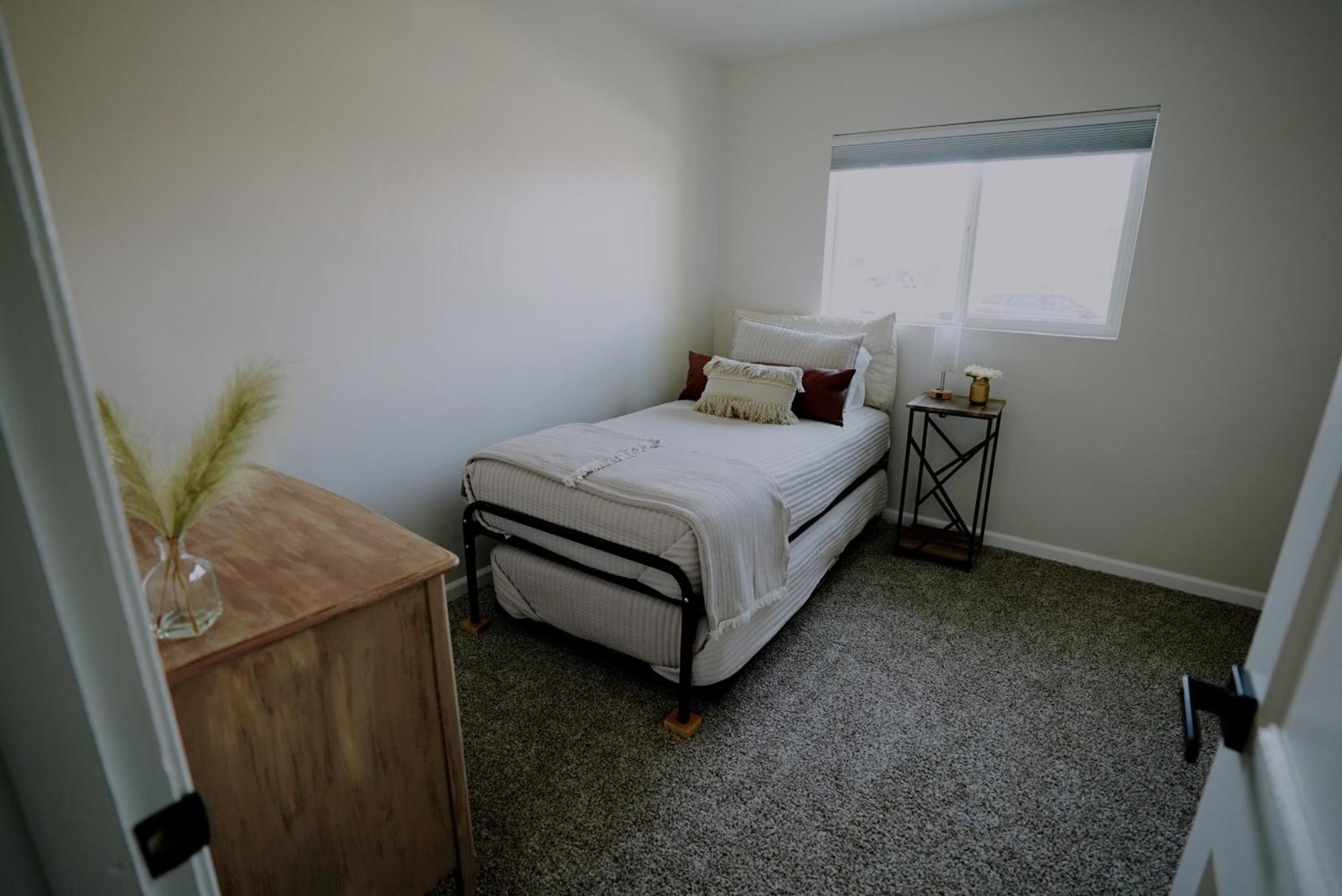 Prime Uptown Location! Huge Backyard! The White House Albuquerque