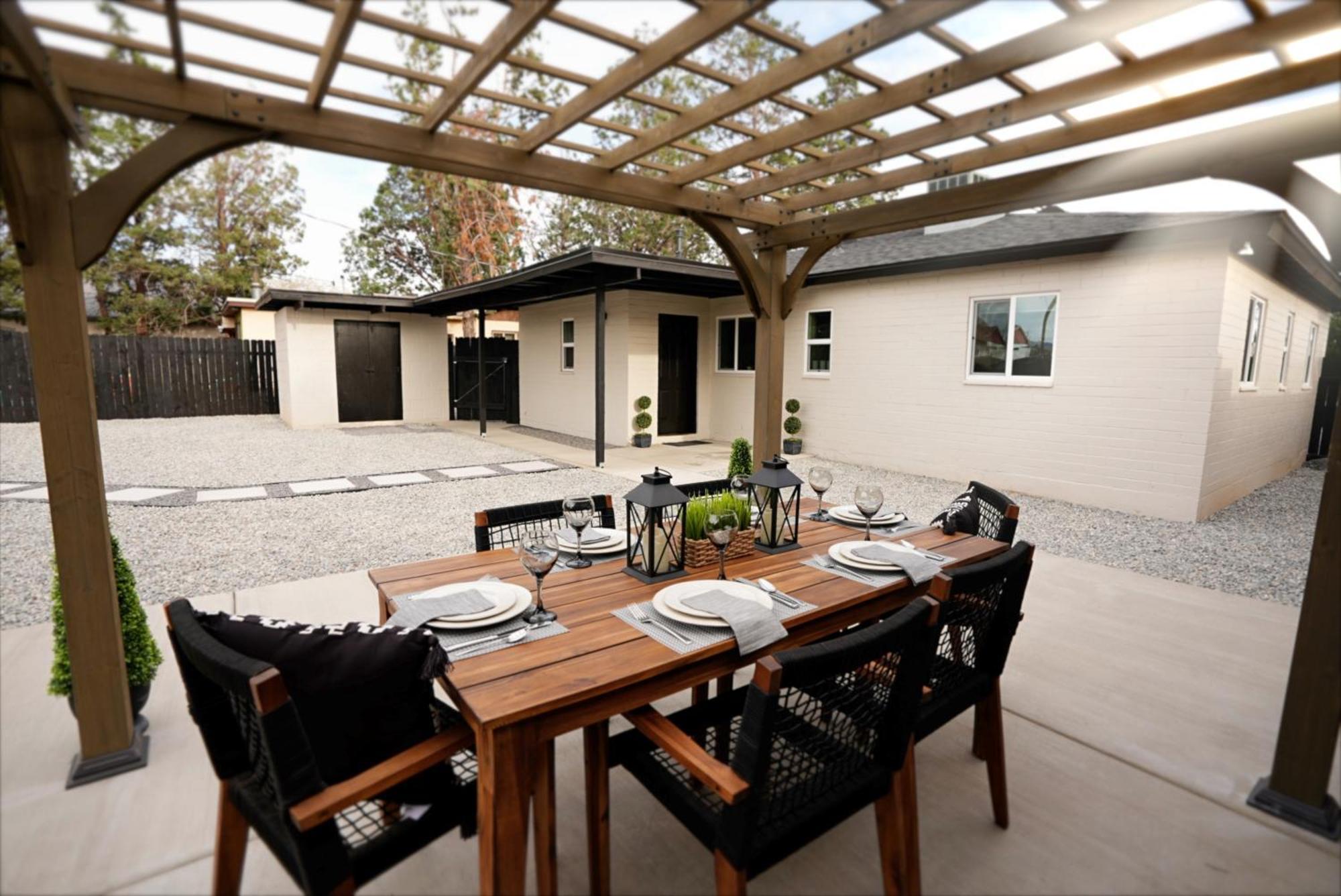 Prime Uptown Location! Huge Backyard! The White House