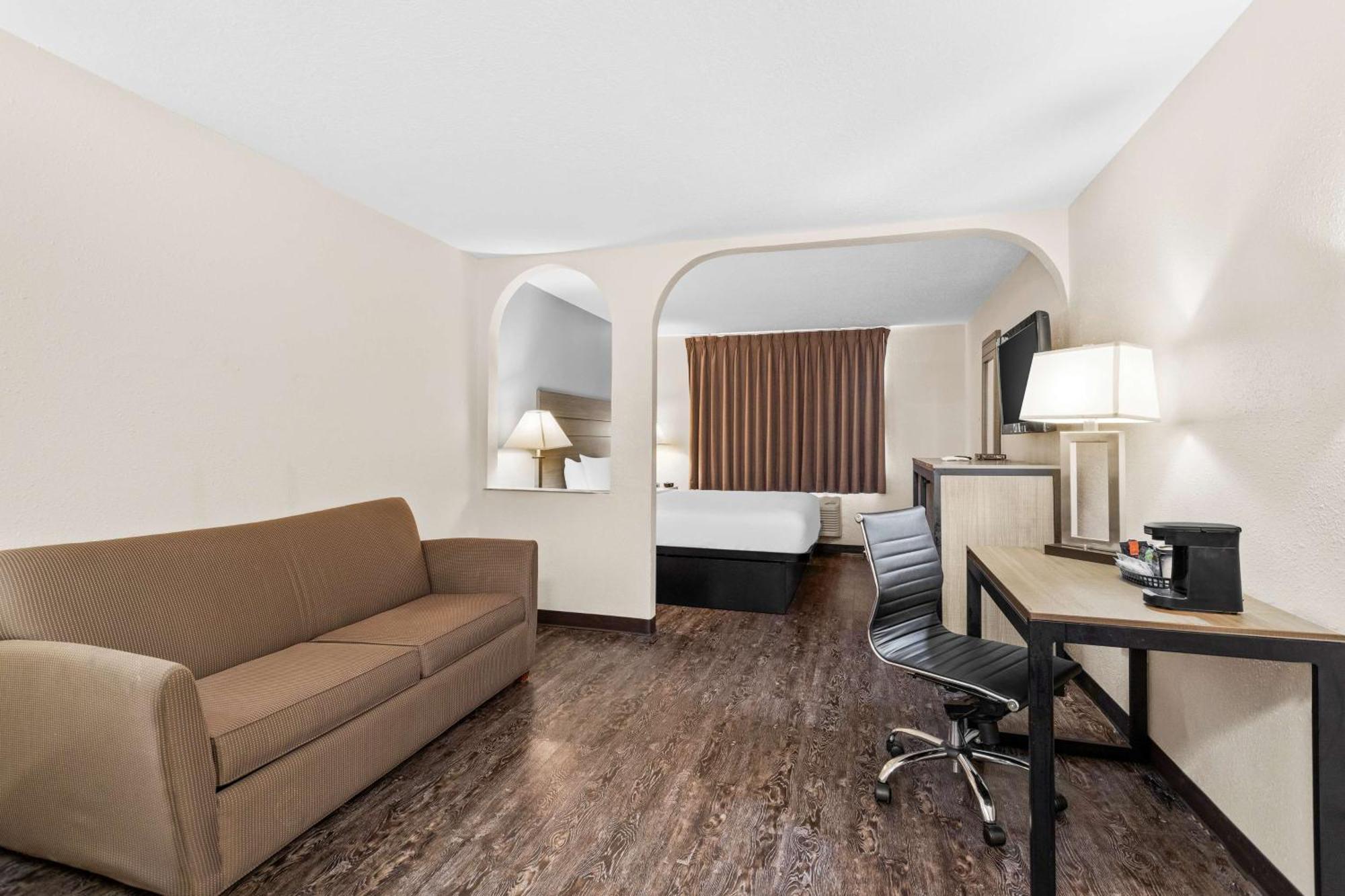 Hotel Surestay By Western Midtown 4*