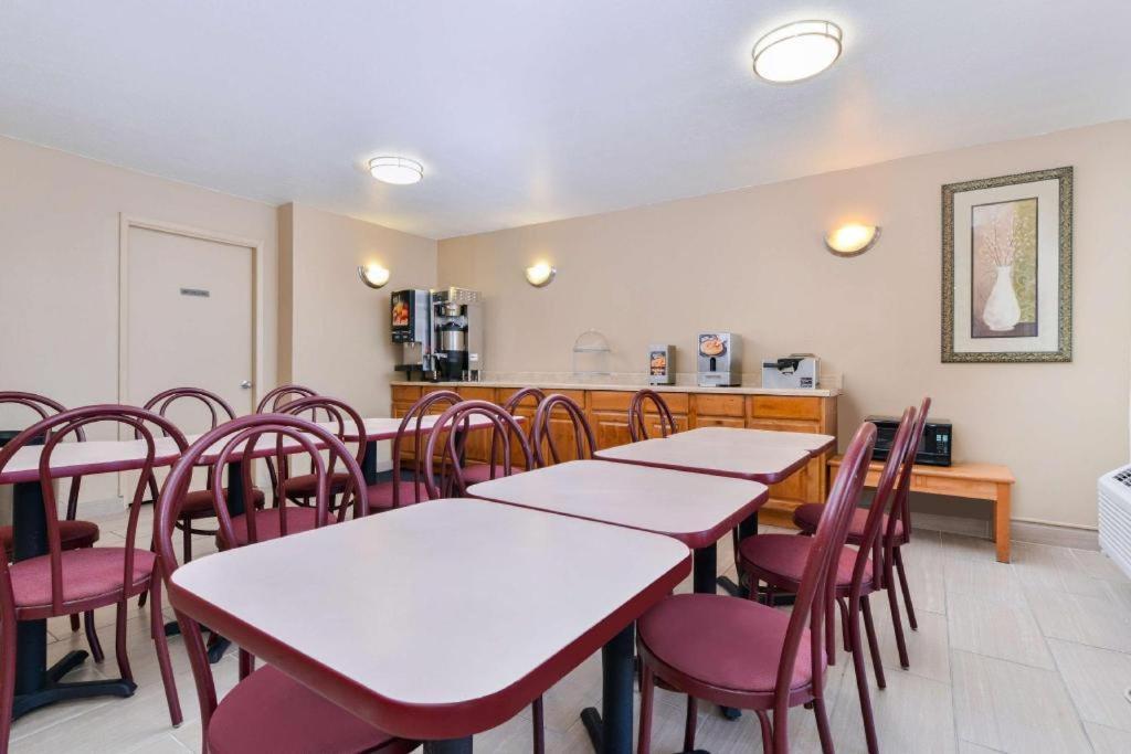 Hotel Days By Wyndham Northeast Albuquerque
