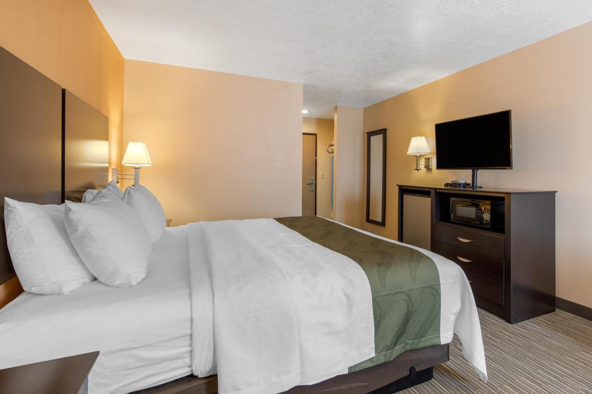 Hotel Quality & North Near Balloon Fiesta Park