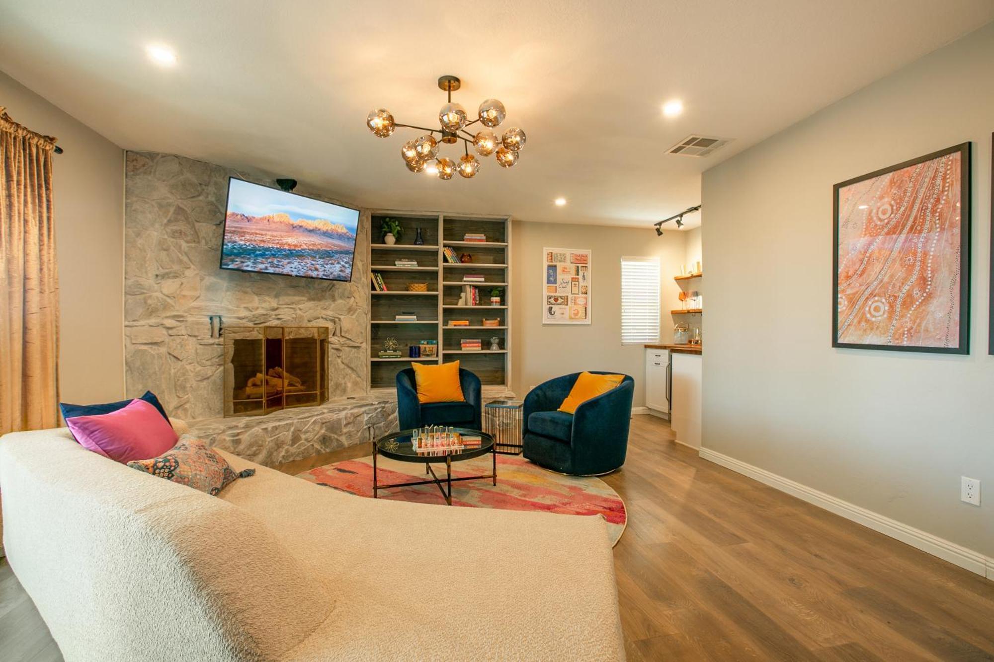 Oasis Retreat - Hot Tub - King Bd - Fire Pit - Games - Near Golf - 4 Bdrm - Sleeps Up To 12