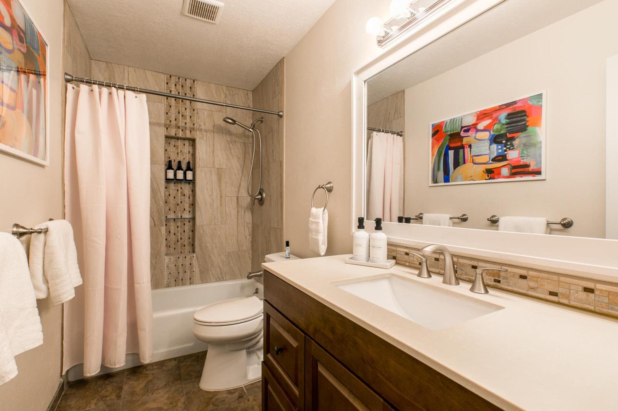 Oasis Retreat - Hot Tub - King Bd - Fire Pit - Games - Near Golf - 4 Bdrm - Sleeps Up To 12 * Albuquerque