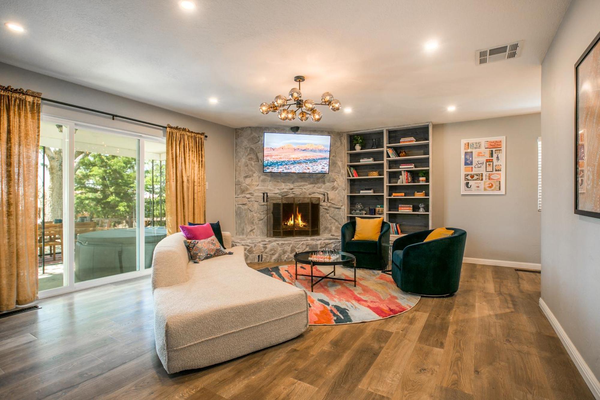 Oasis Retreat - Hot Tub - King Bd - Fire Pit - Games - Near Golf - 4 Bdrm - Sleeps Up To 12 Albuquerque