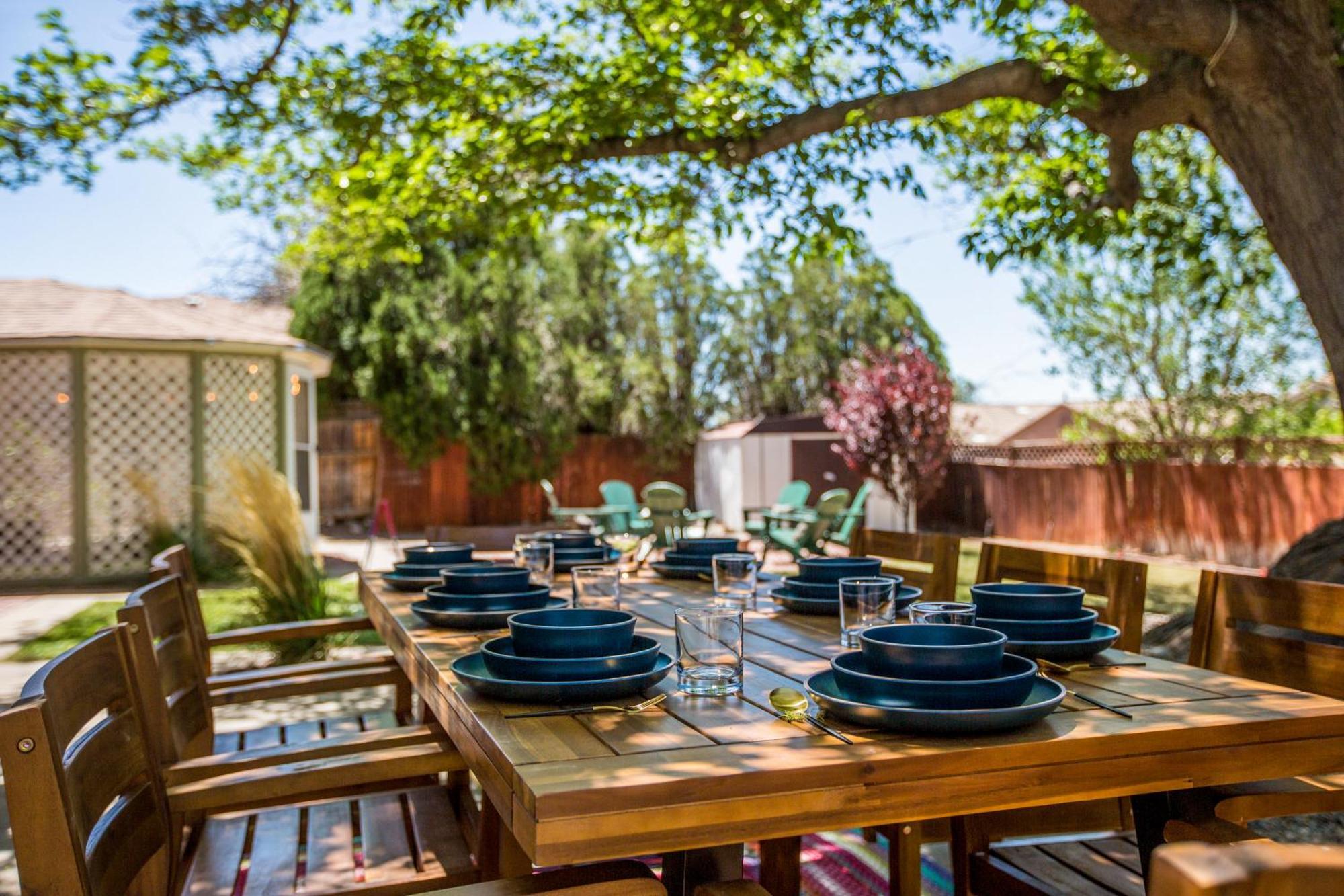 Holiday home Oasis Retreat - Hot Tub - King Bd - Fire Pit - Games - Near Golf - 4 Bdrm - Sleeps Up To 12 *