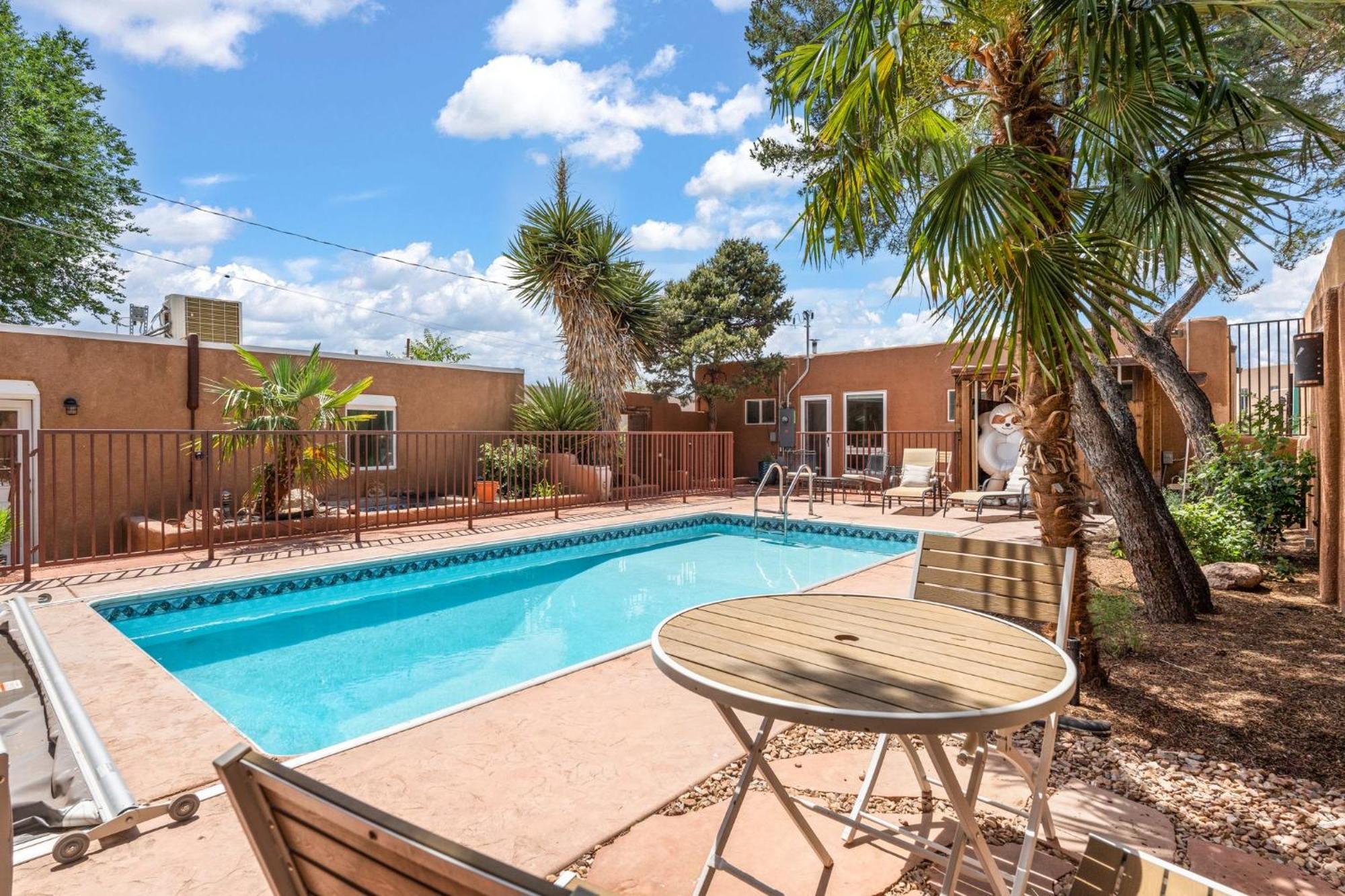 Unm Studentsparents At Discounted Prices Holiday home