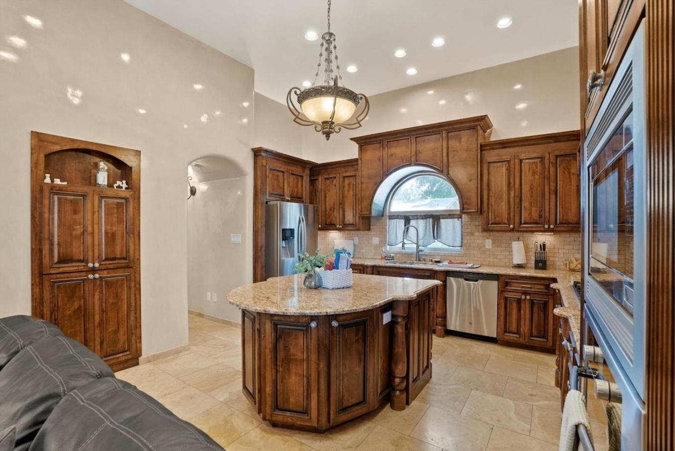 Luxury Tuscan Near Old Town Albuquerque