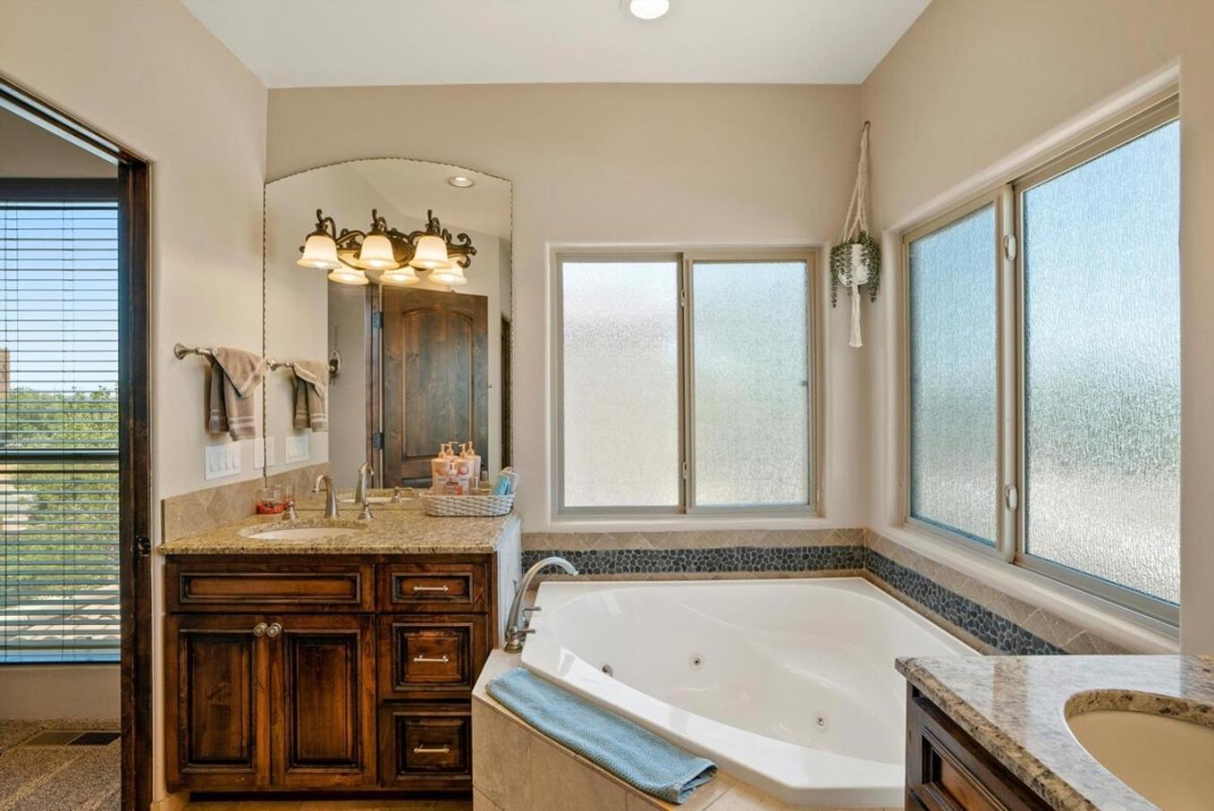 Luxury Tuscan Near Old Town Albuquerque