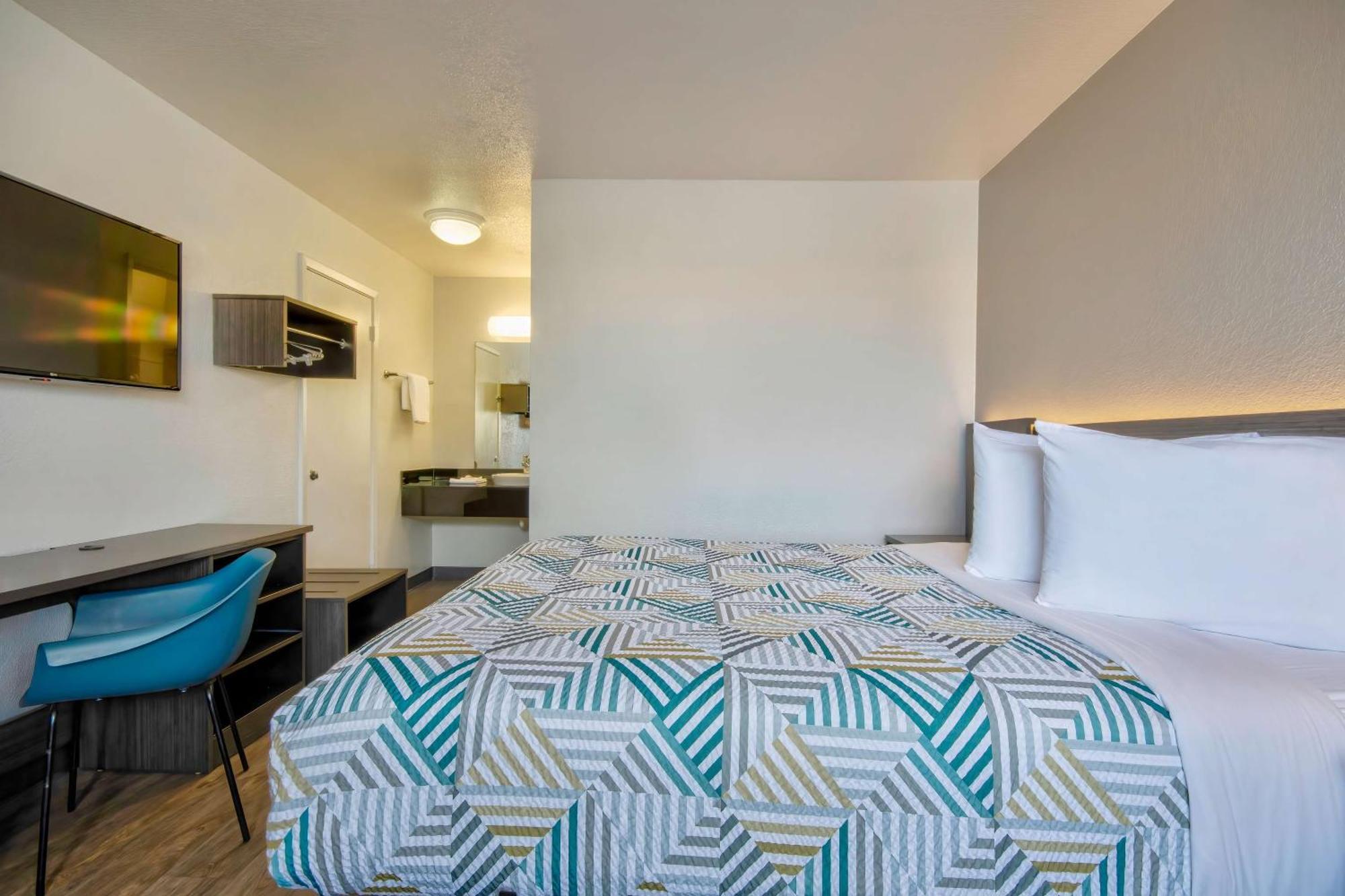 Hotel 6-albuquerque, Nm - Midtown Albuquerque