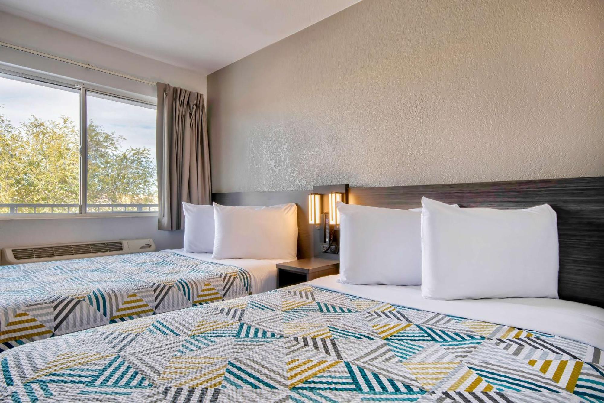 Hotel 6-albuquerque, Nm - Midtown 2*