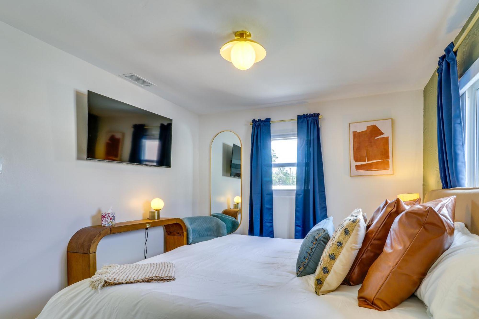 Retreat With Hot Tub - Location! Holiday home *