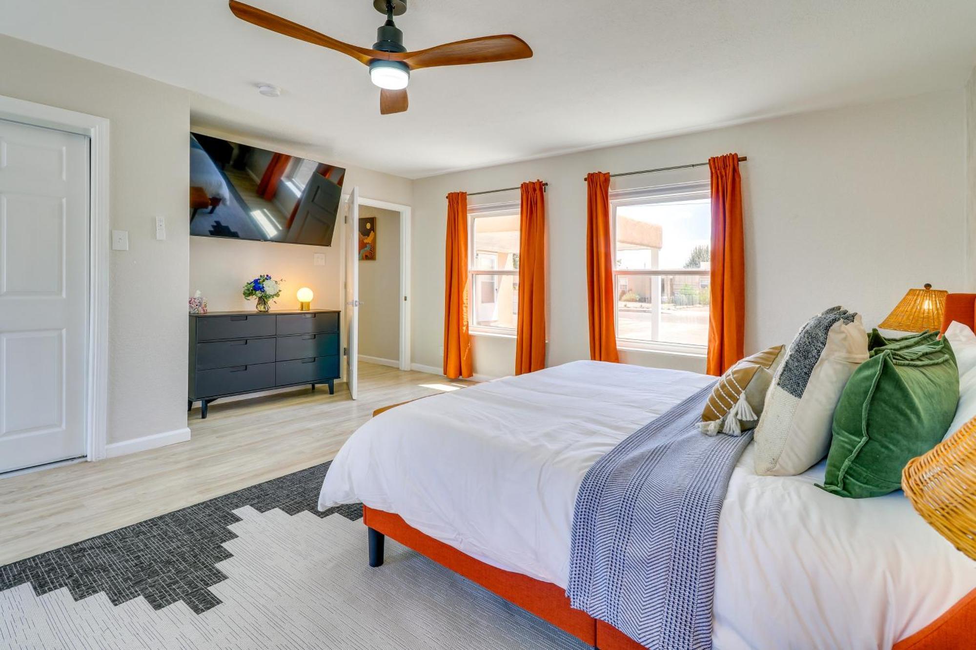 Getaway With Hot Tub And Grill! Albuquerque