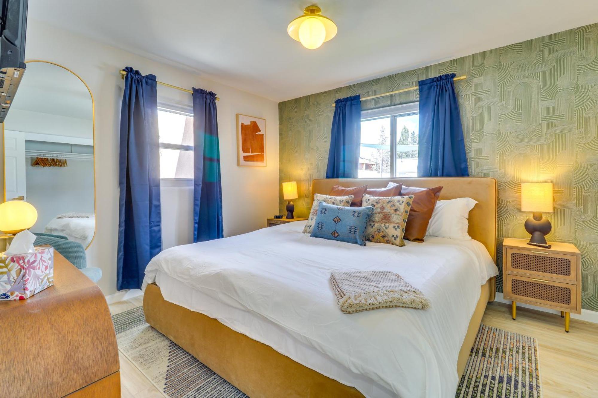 Retreat With Hot Tub - Location! Albuquerque