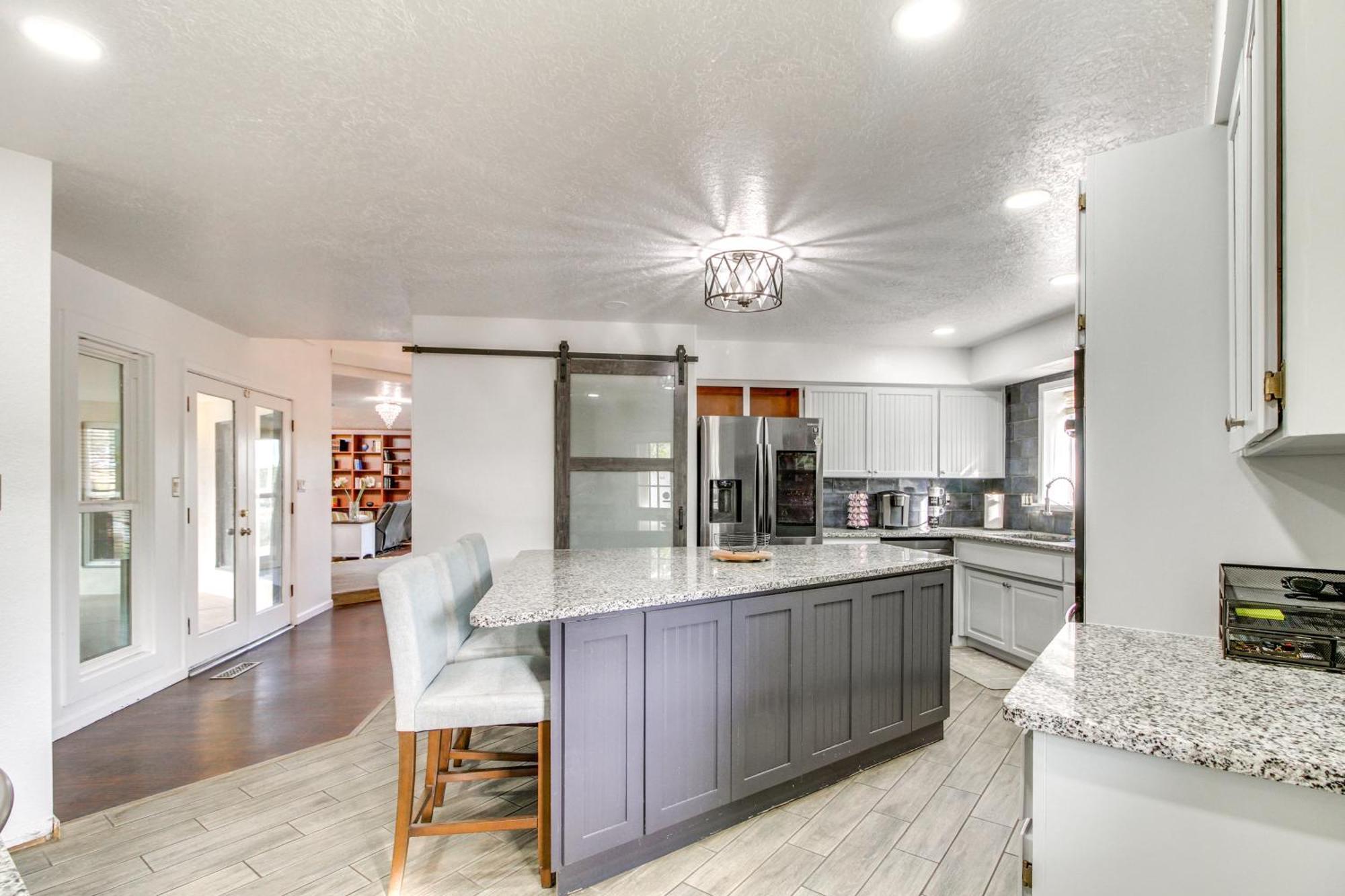 Oasis With Deck, Putting And Views! Albuquerque