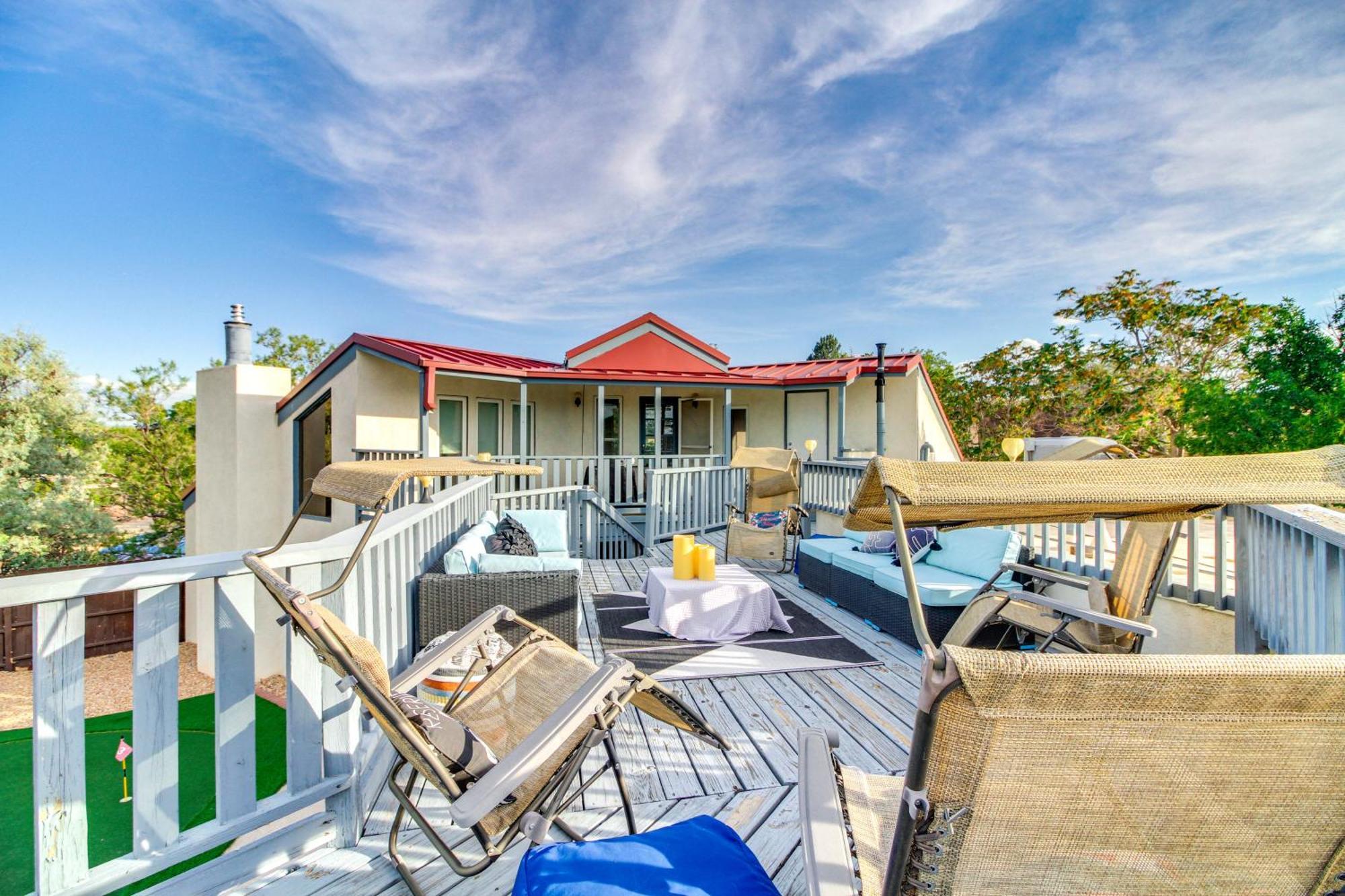 Oasis With Deck, Putting And Views! Albuquerque