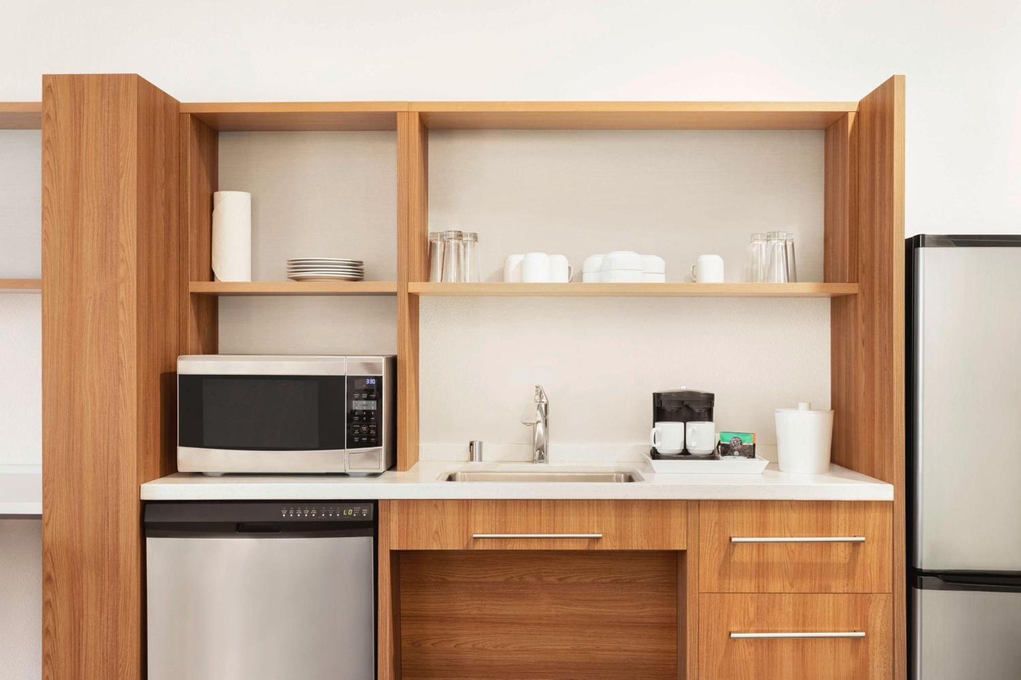 Hotel Home2 By Hilton Downtown/university 3*