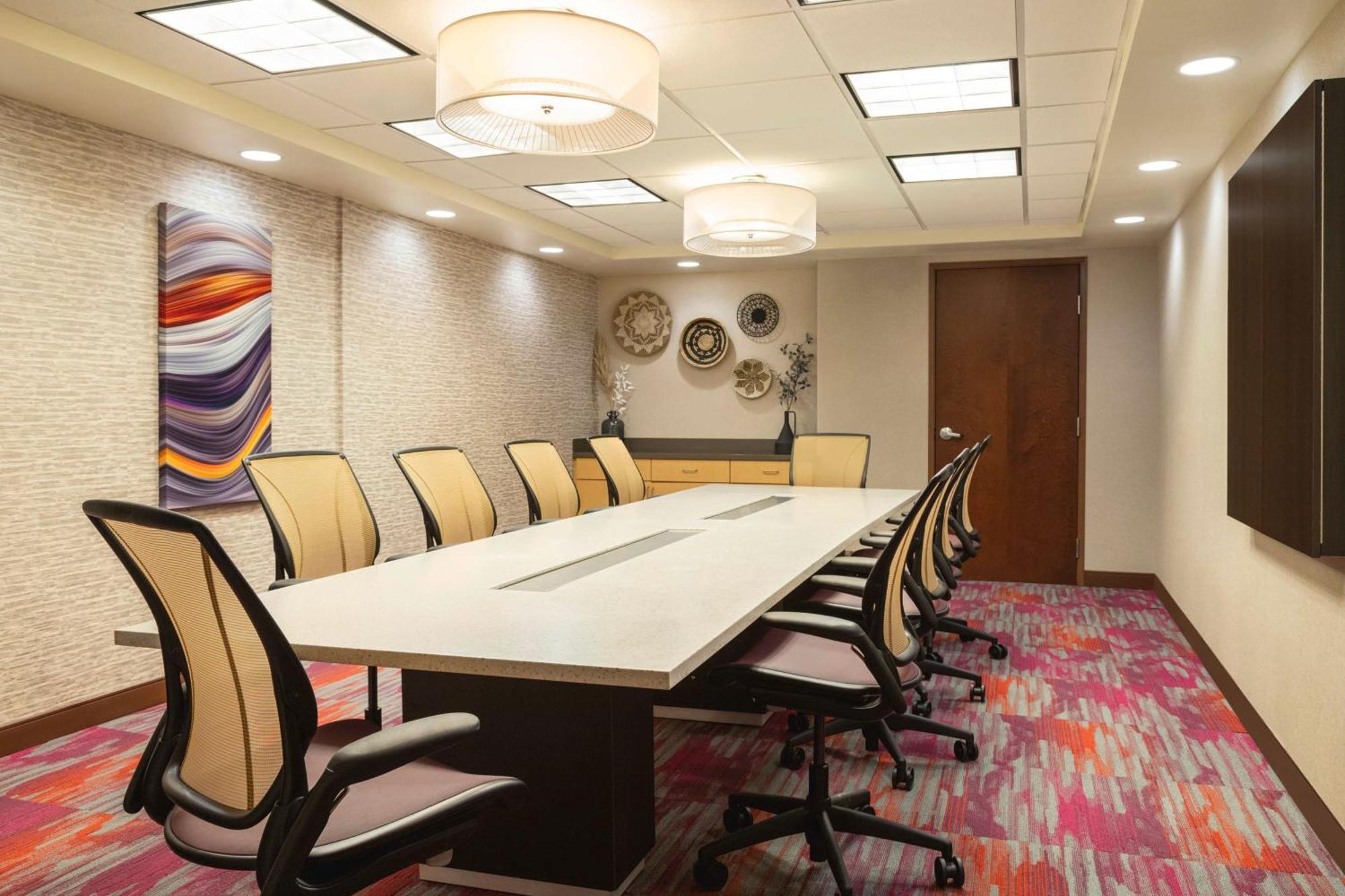 Home2 By Hilton Downtown/university Hotel 3*