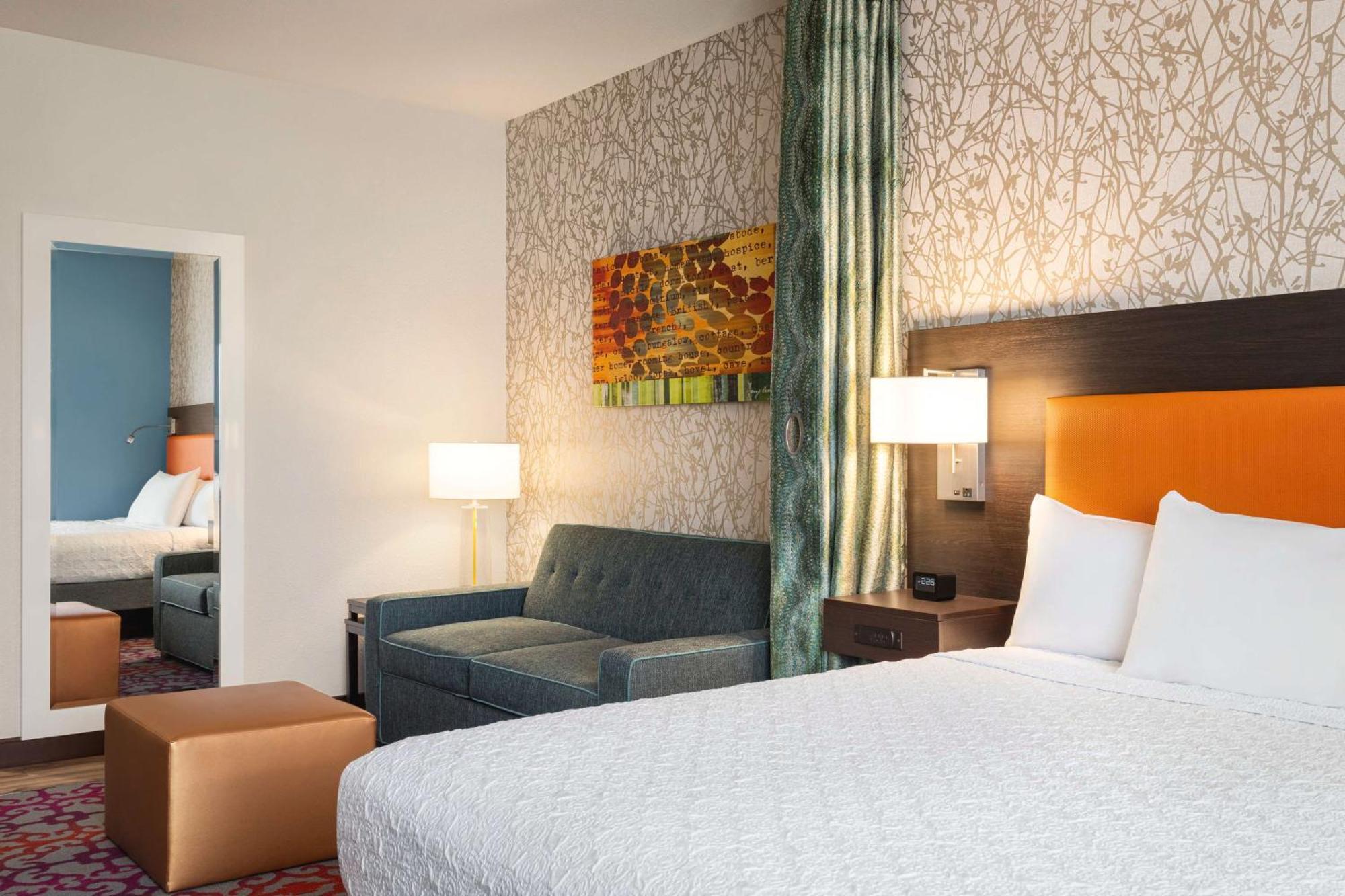 Hotel Home2 By Hilton Downtown/university 3*