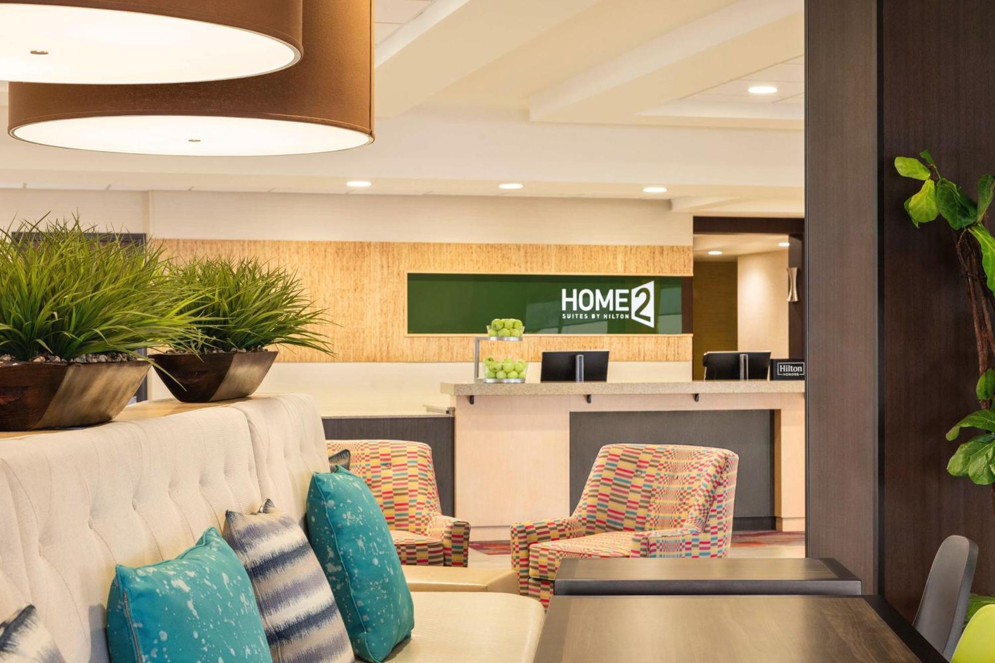 Hotel Home2 By Hilton Downtown/university 3*