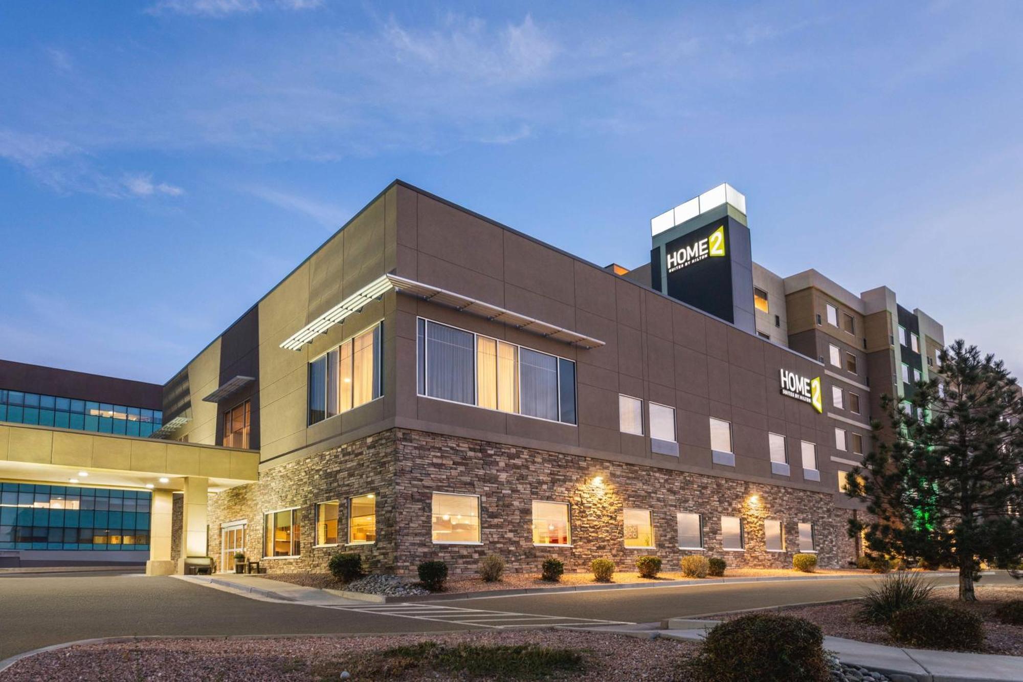 Home2 By Hilton Downtown/university 3*