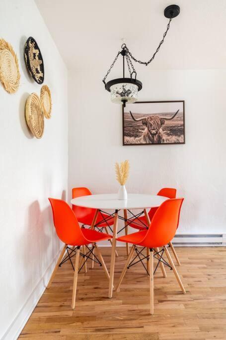House With Great Beds, Full Kitchen, Fenced Yard * Albuquerque