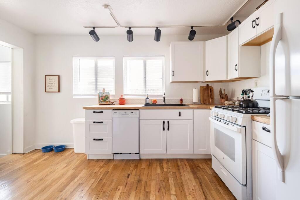 House With Great Beds, Full Kitchen, Fenced Yard Albuquerque