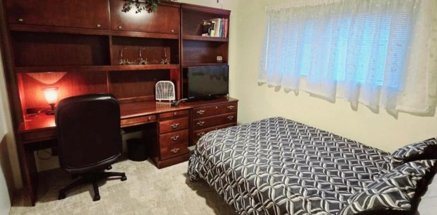 Hot Air Balloon Haven, King Bed, Office, Foosball, Crib Holiday home *
