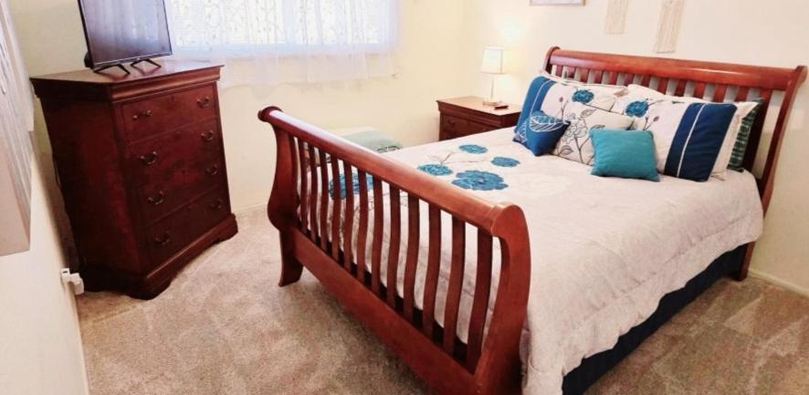 Hot Air Balloon Haven, King Bed, Office, Foosball, Crib *