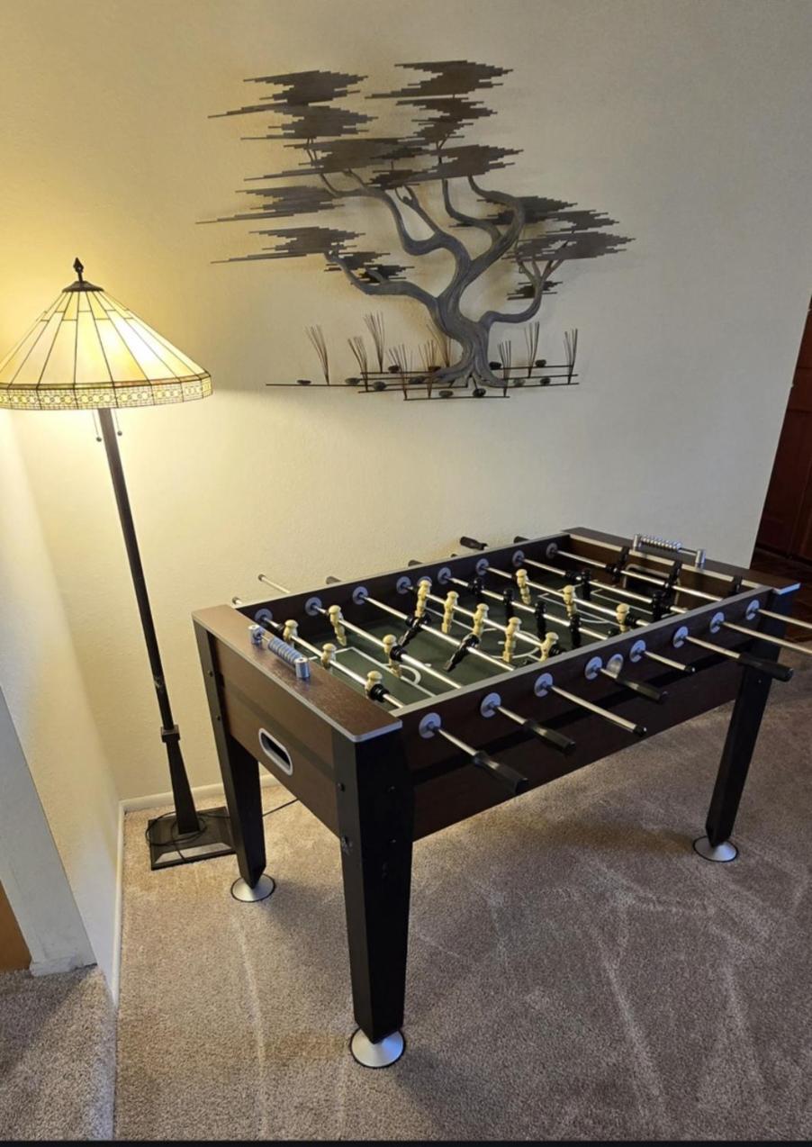 Holiday home Hot Air Balloon Haven, King Bed, Office, Foosball, Crib *