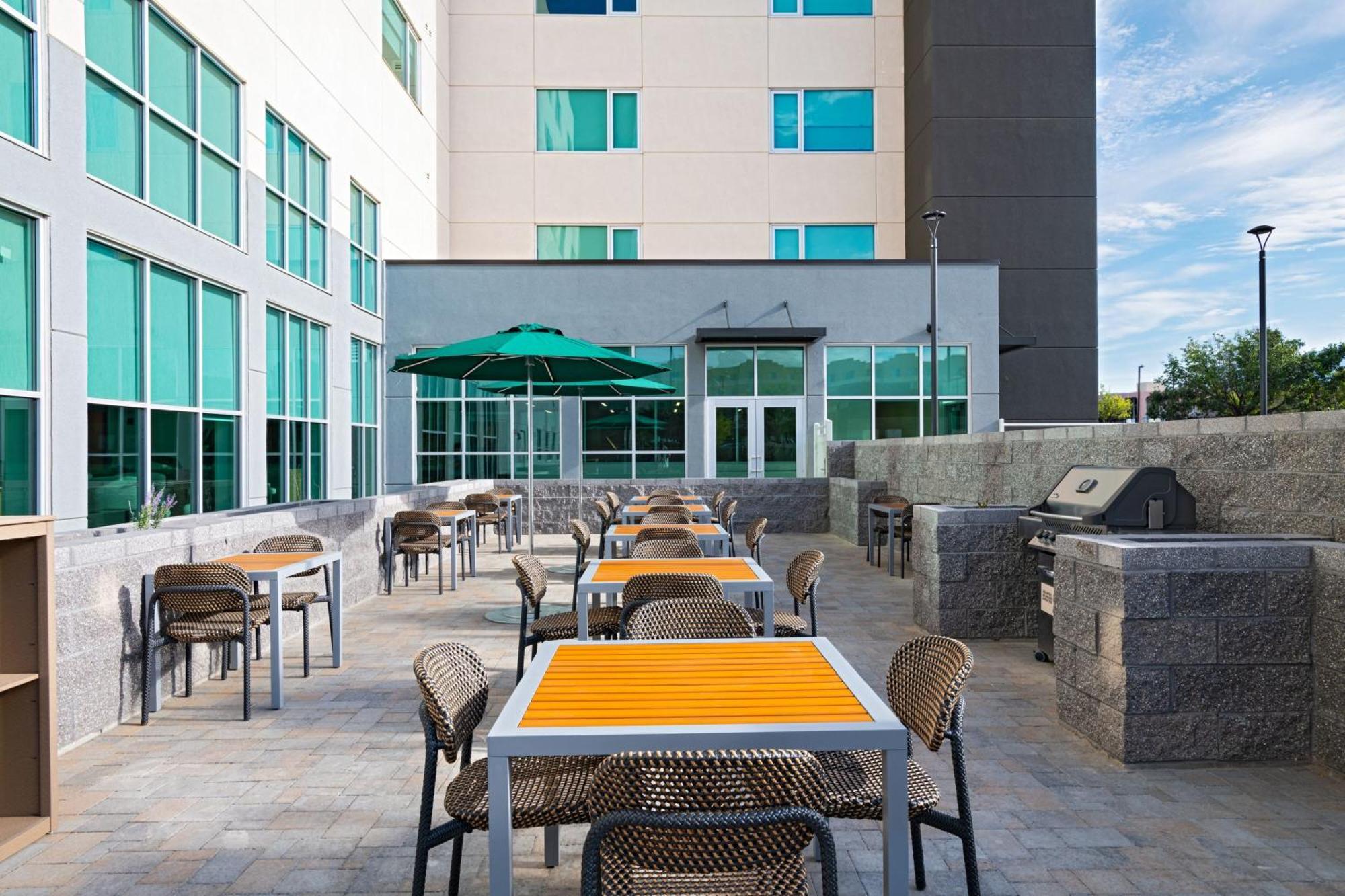Element Uptown Hotel