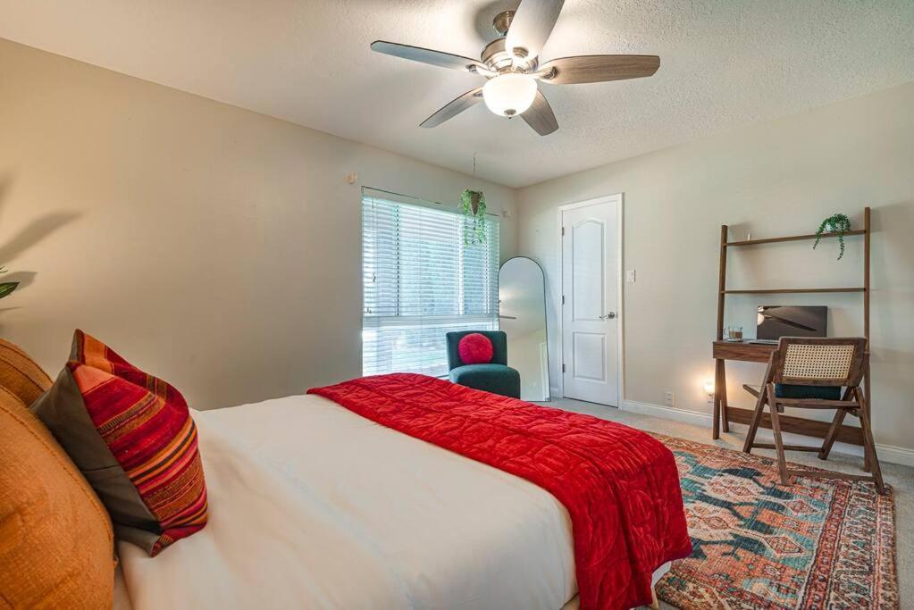 Holiday home Chic 5 Bed Boho Retreat With - Games & Outdoor Movies! *