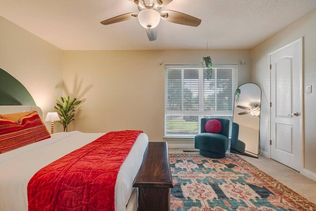 Chic 5 Bed Boho Retreat With - Games & Outdoor Movies!