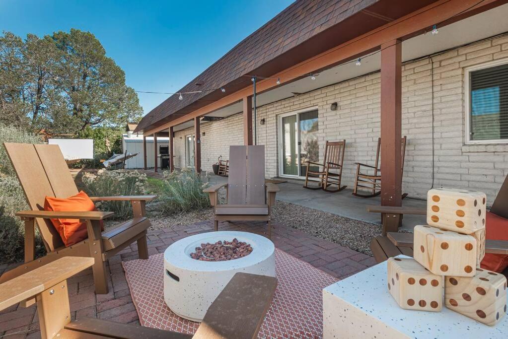 Chic 5 Bed Boho Retreat With - Games & Outdoor Movies!
