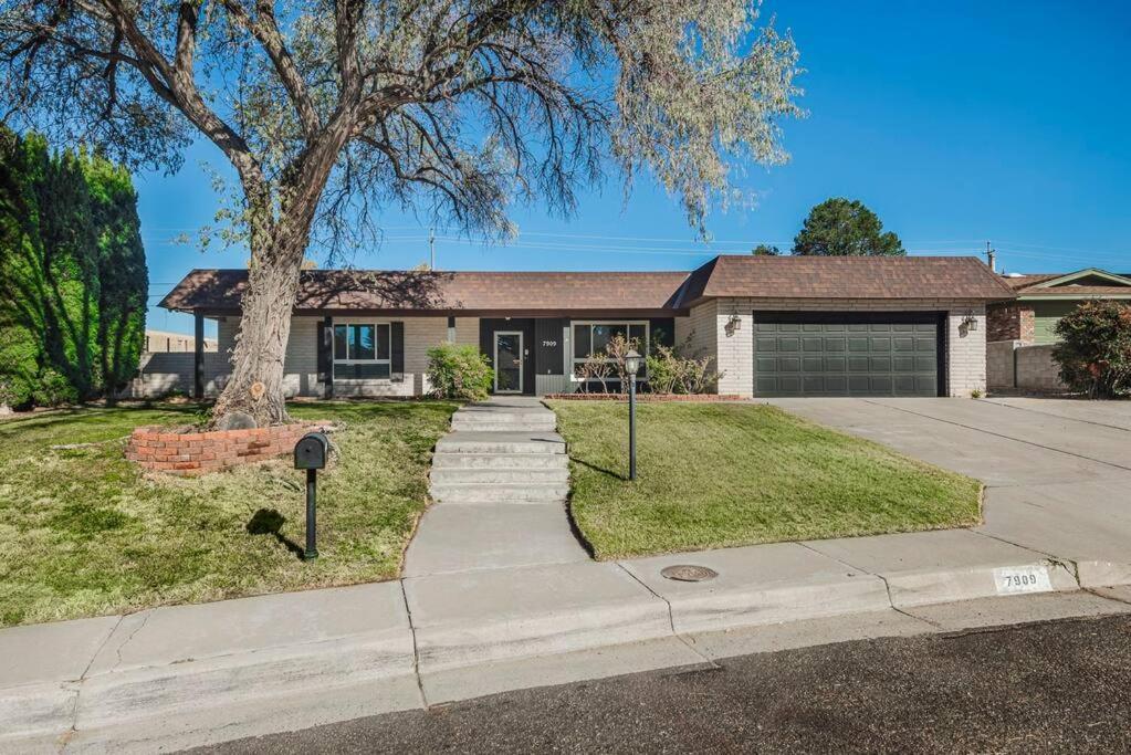 Holiday home Chic 5 Bed Boho Retreat With - Games & Outdoor Movies! *