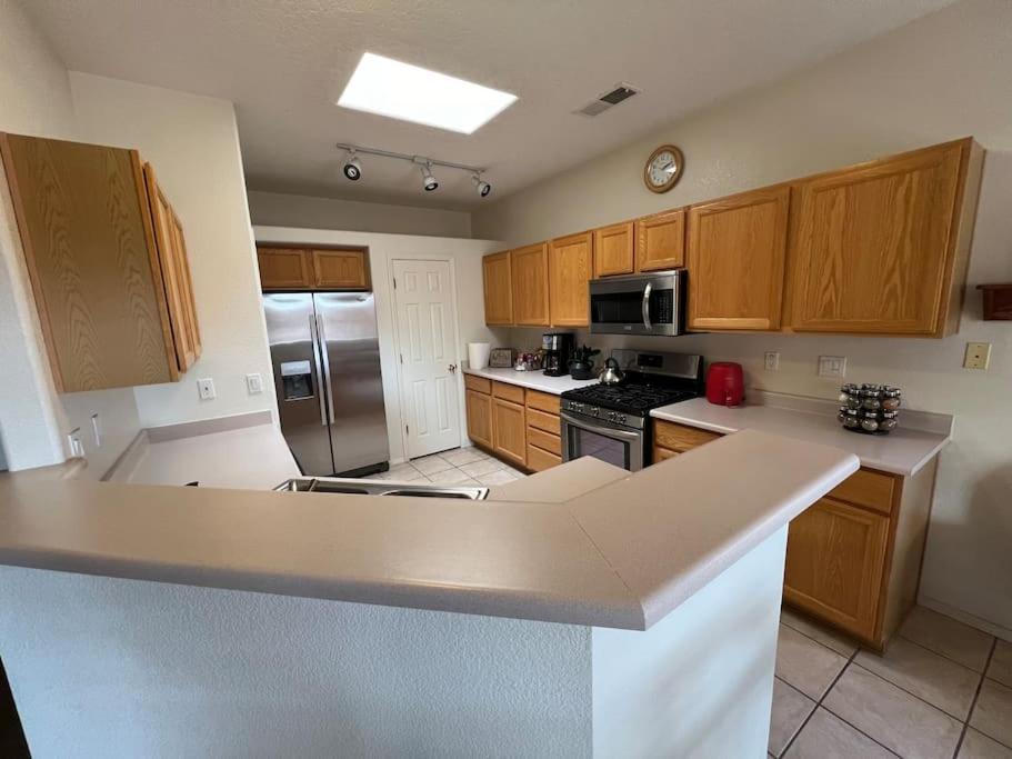 4 Bed House, Vacation, Extended Stay, Office * Albuquerque