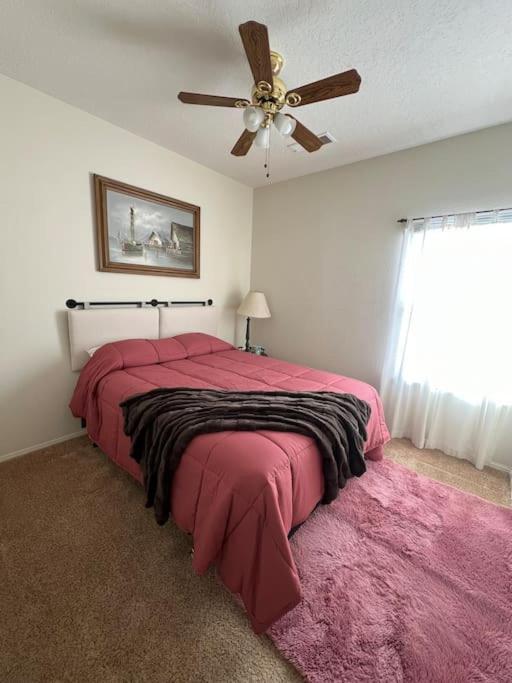 4 Bed House, Vacation, Extended Stay, Office *
