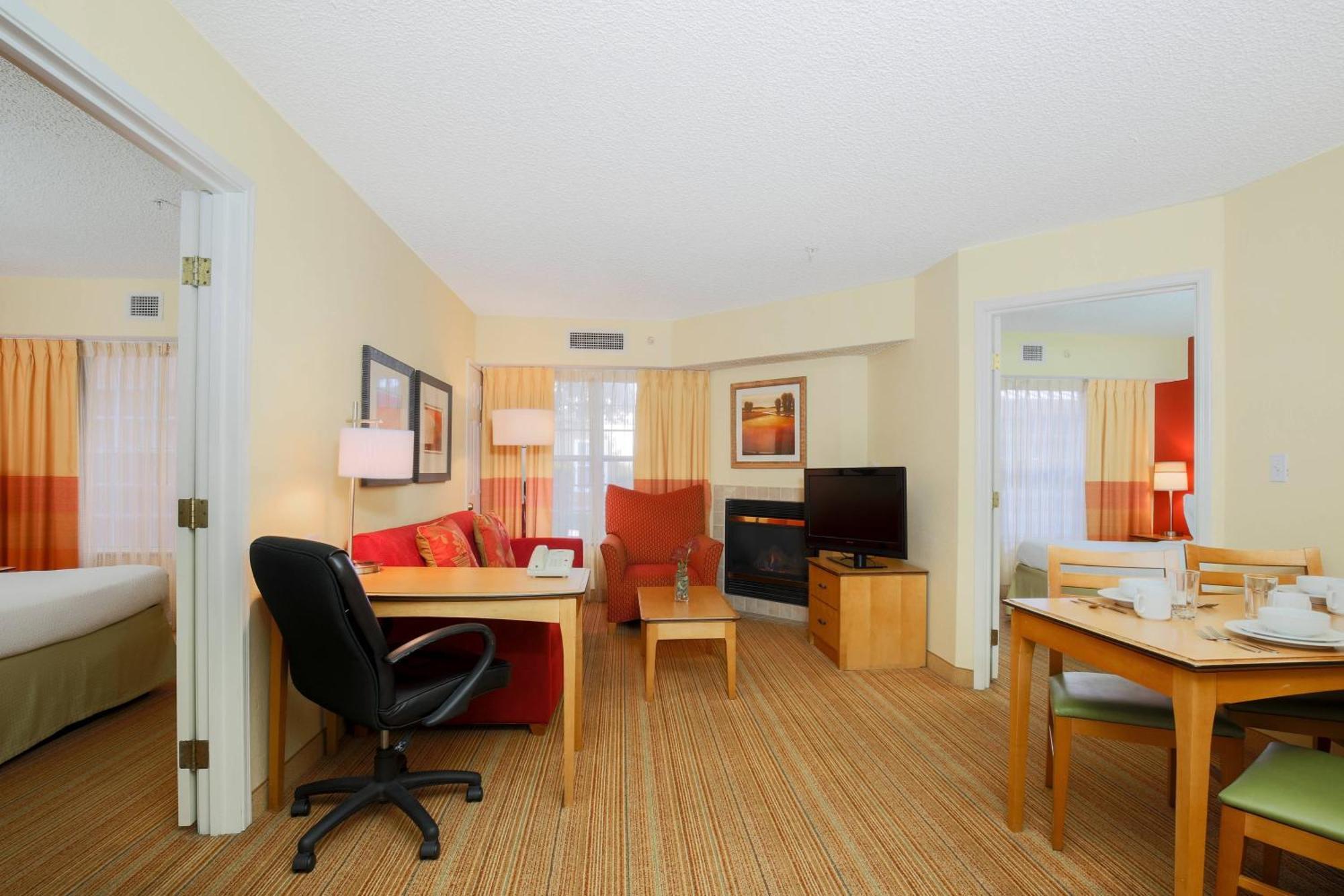 Hotel By Marriott North 3*