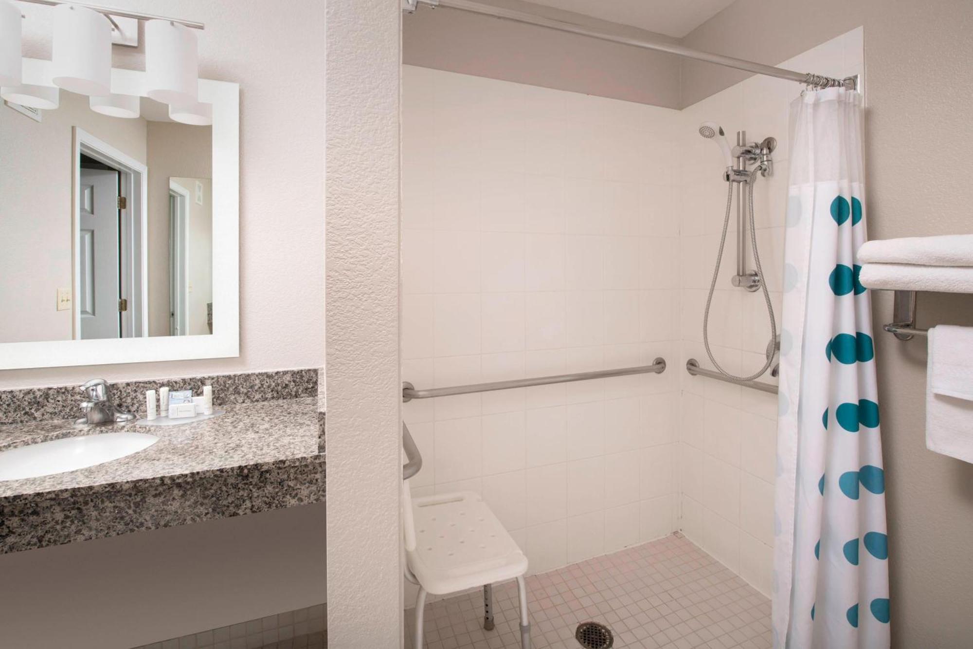 Towneplace By Marriott Airport Hotel 3*