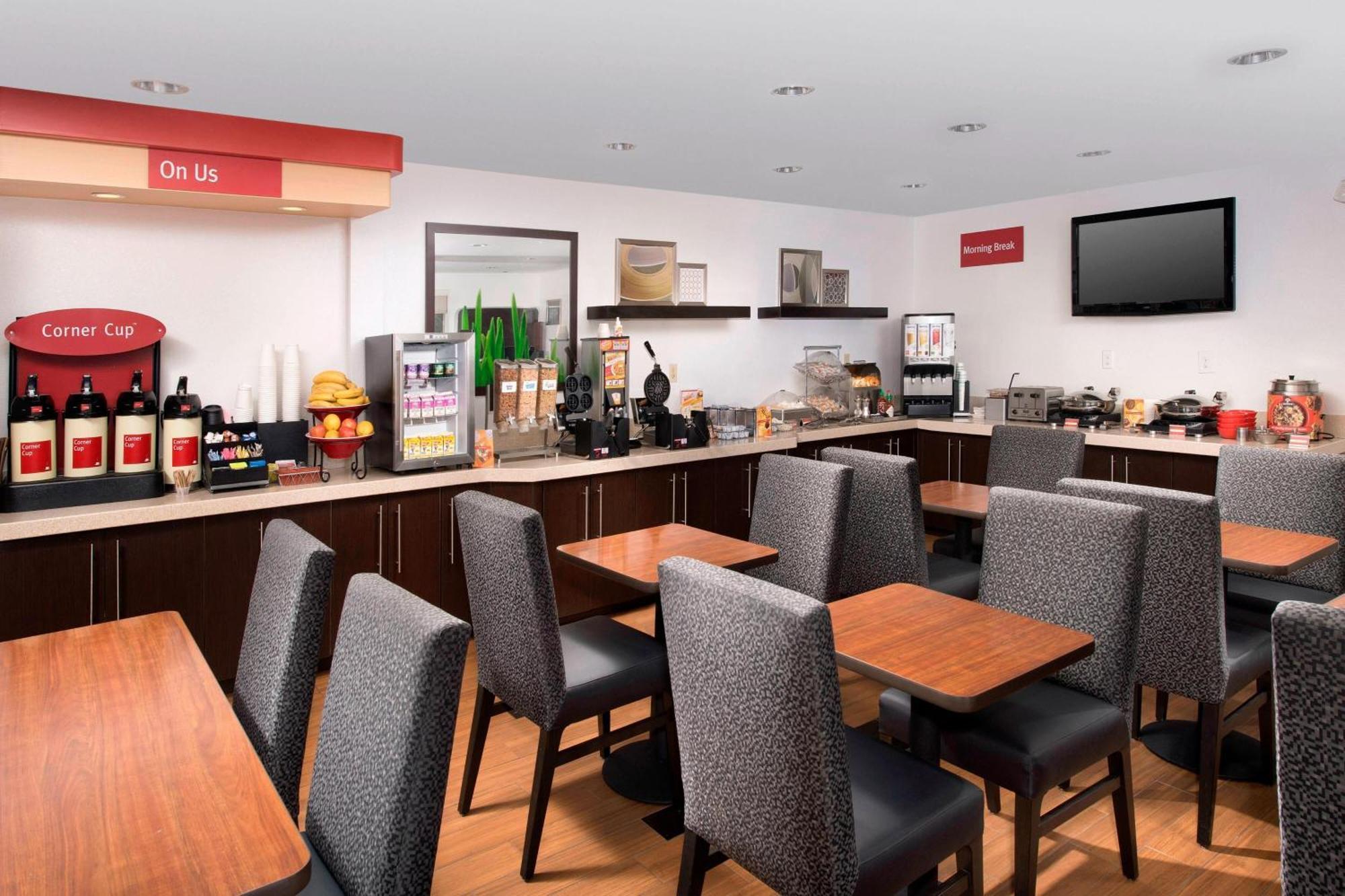 Hotel Towneplace By Marriott Airport 3*