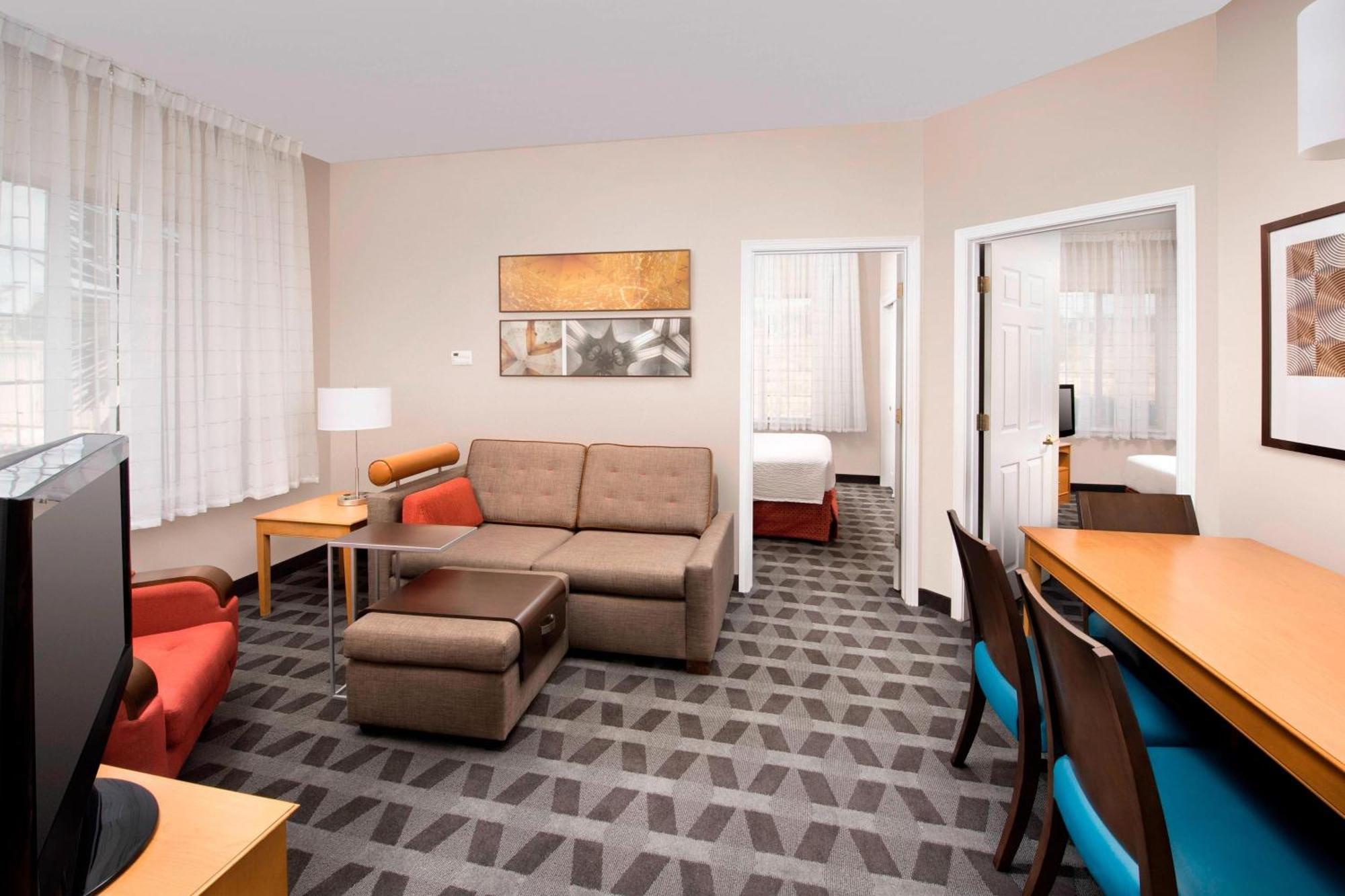 Towneplace By Marriott Airport Hotel 3*