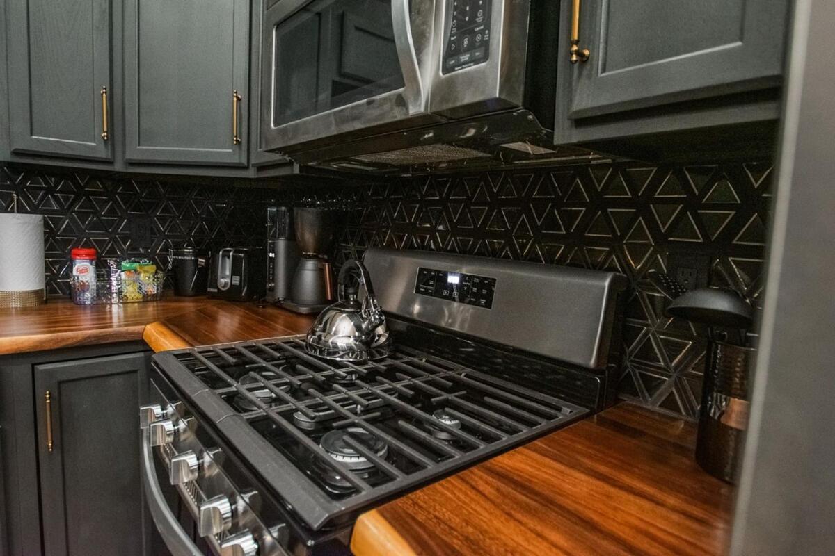 Apartment Speakeasy At Arnotriplex!