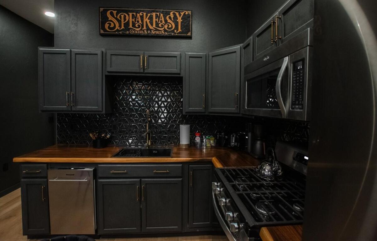 Apartment Speakeasy At Arnotriplex! Albuquerque