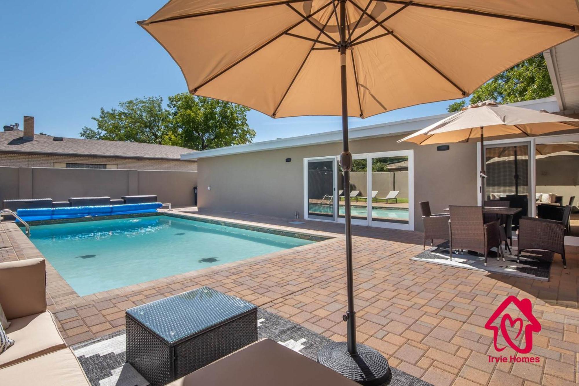 Charm Of The Grande Oasis - An Irvie Holiday home Albuquerque