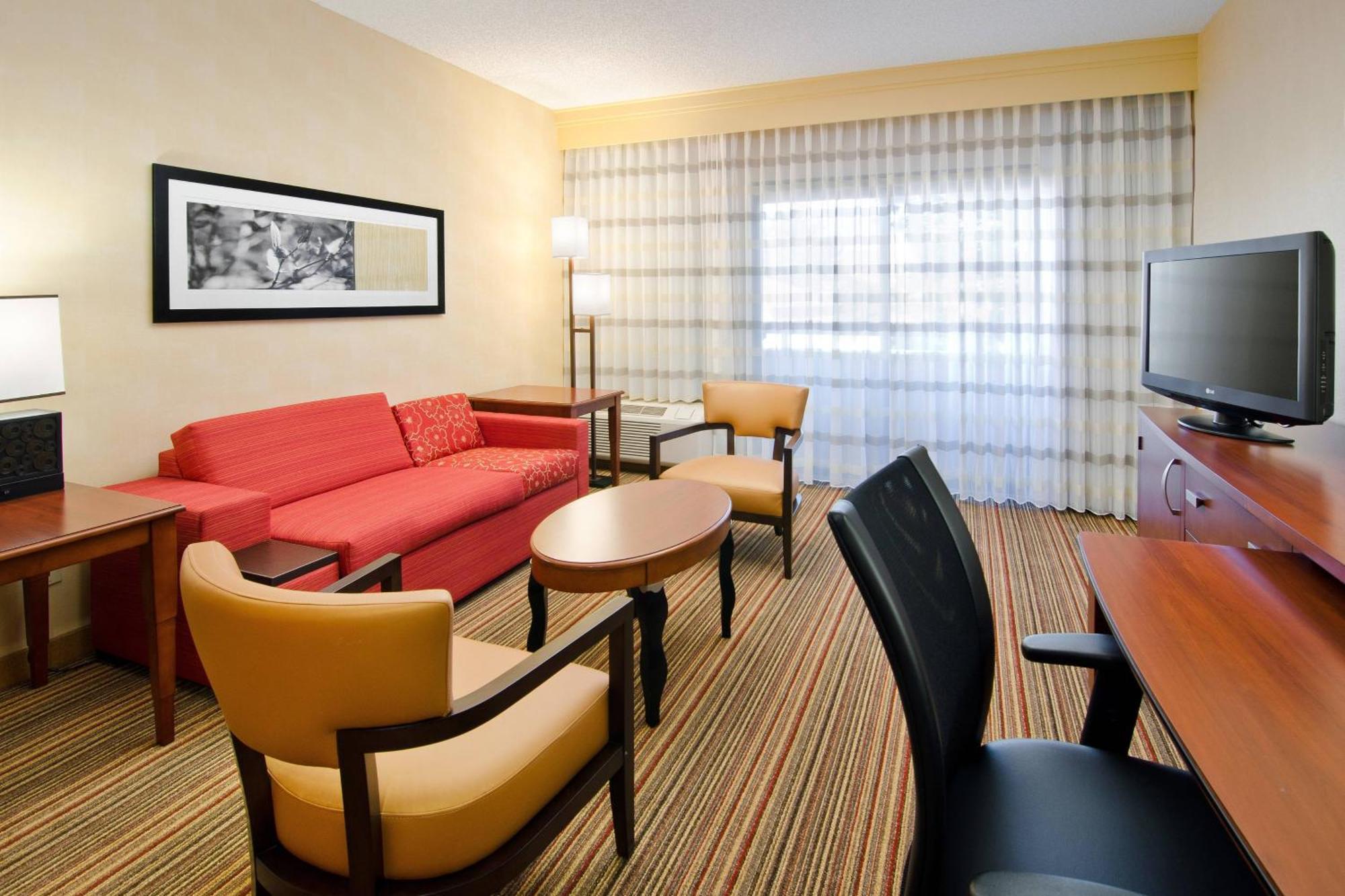 Courtyard By Marriott Airport Hotel Albuquerque