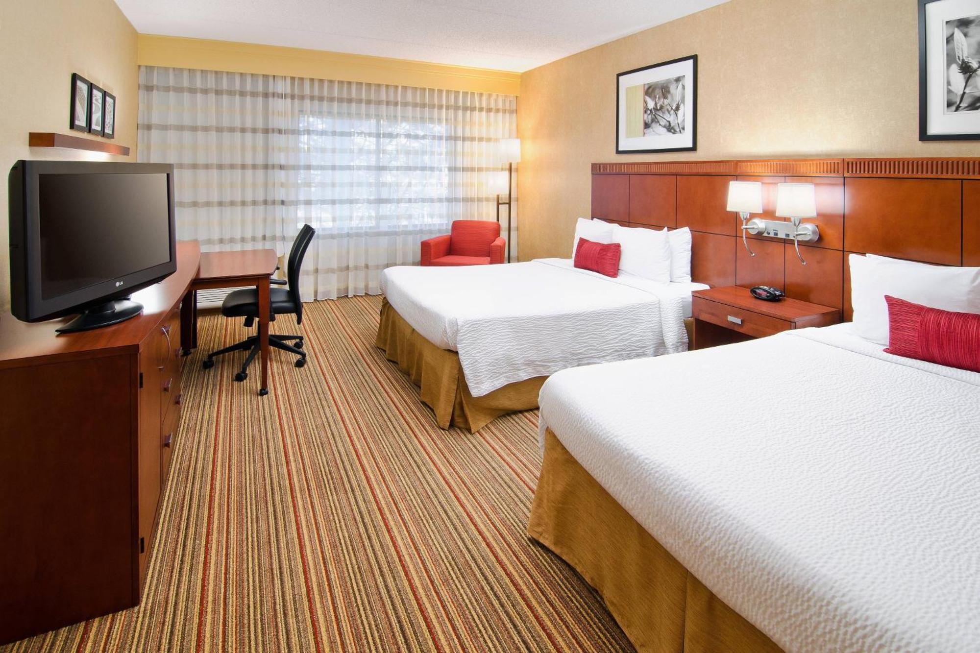 Courtyard By Marriott Airport Hotel 3*