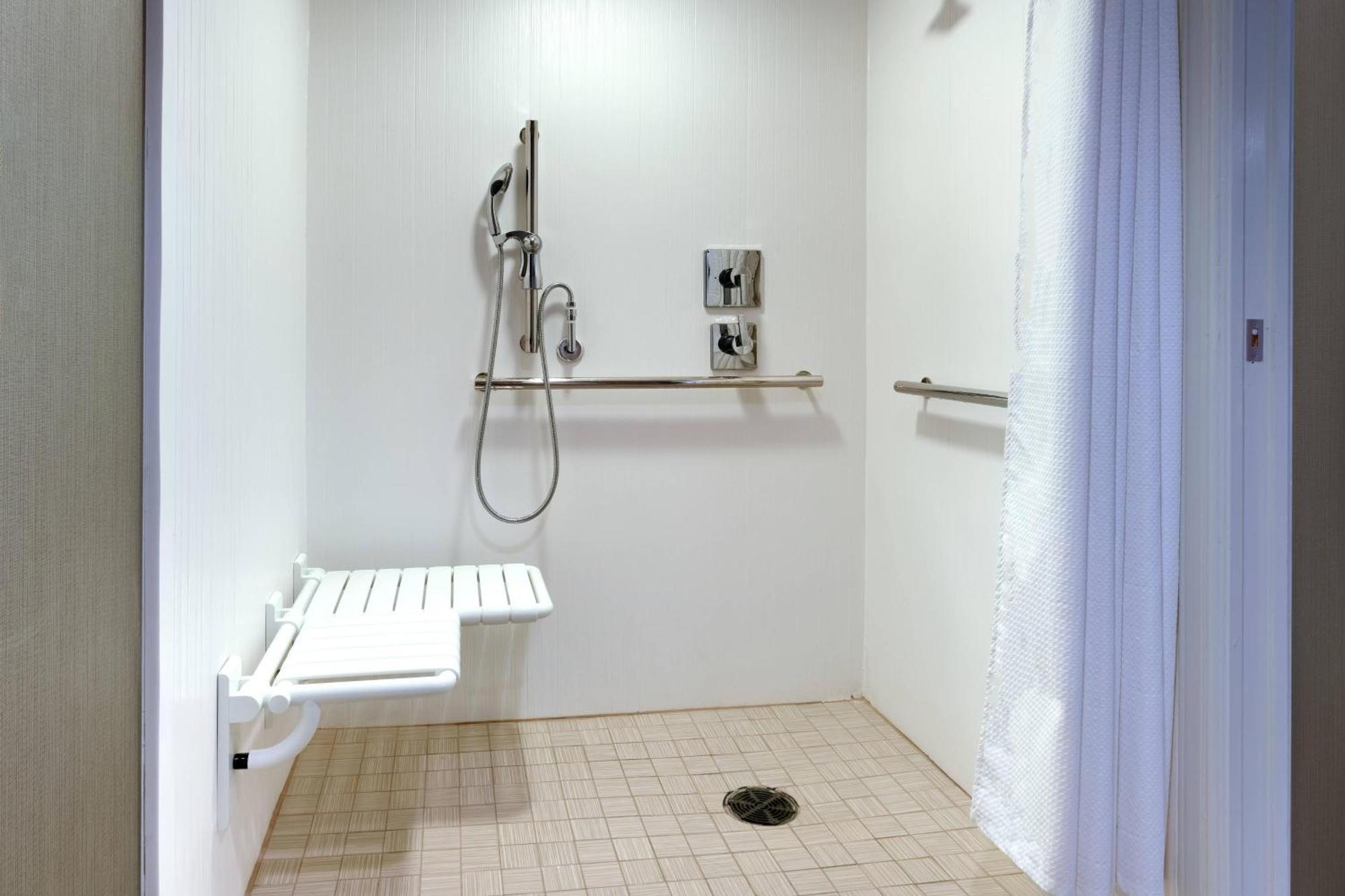 Courtyard By Marriott 3*