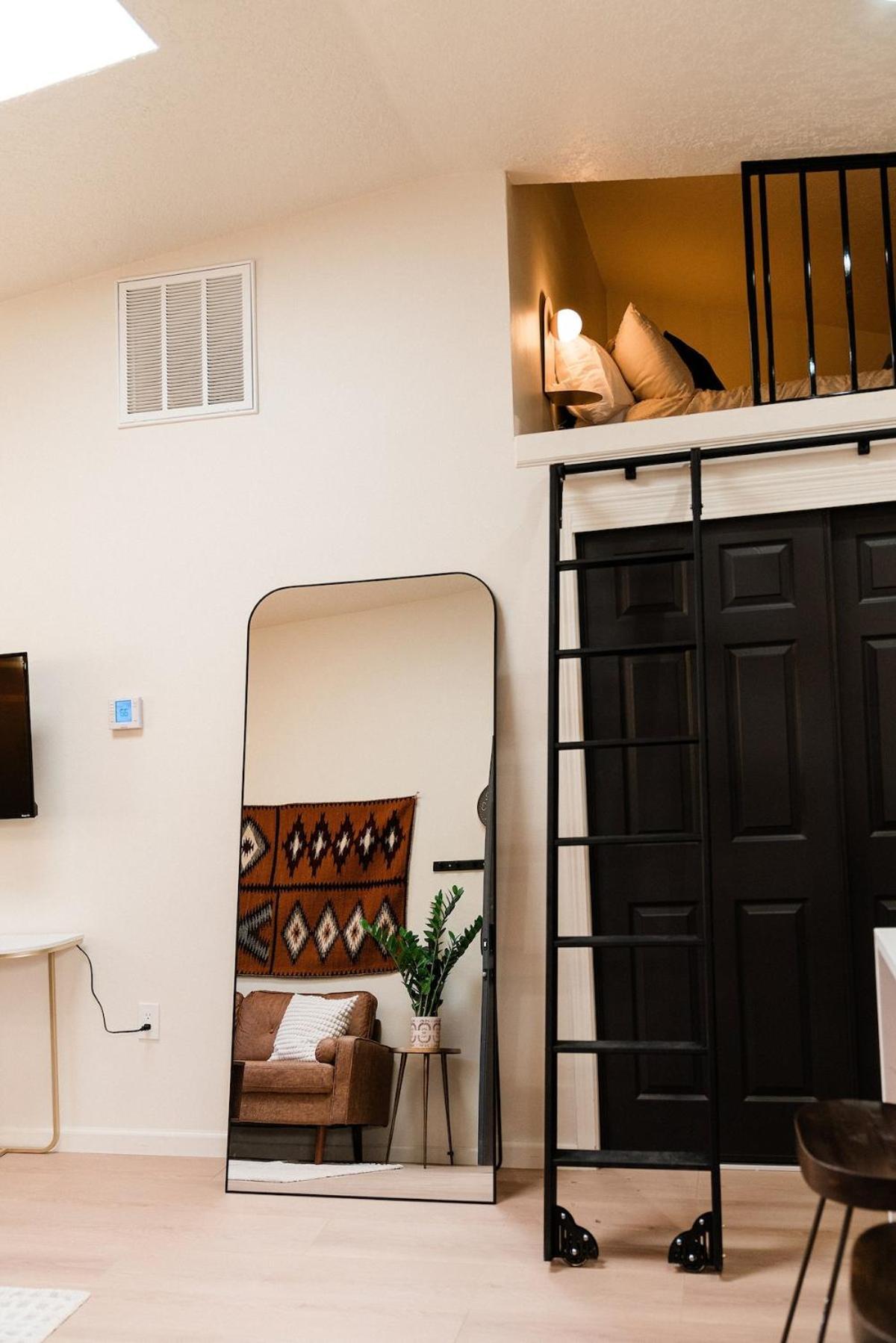 Relax At The Arno Lofts! Unit B Albuquerque