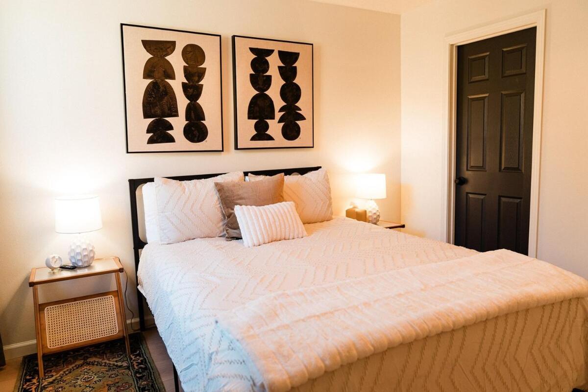 Relax At The Arno Lofts! Unit B *