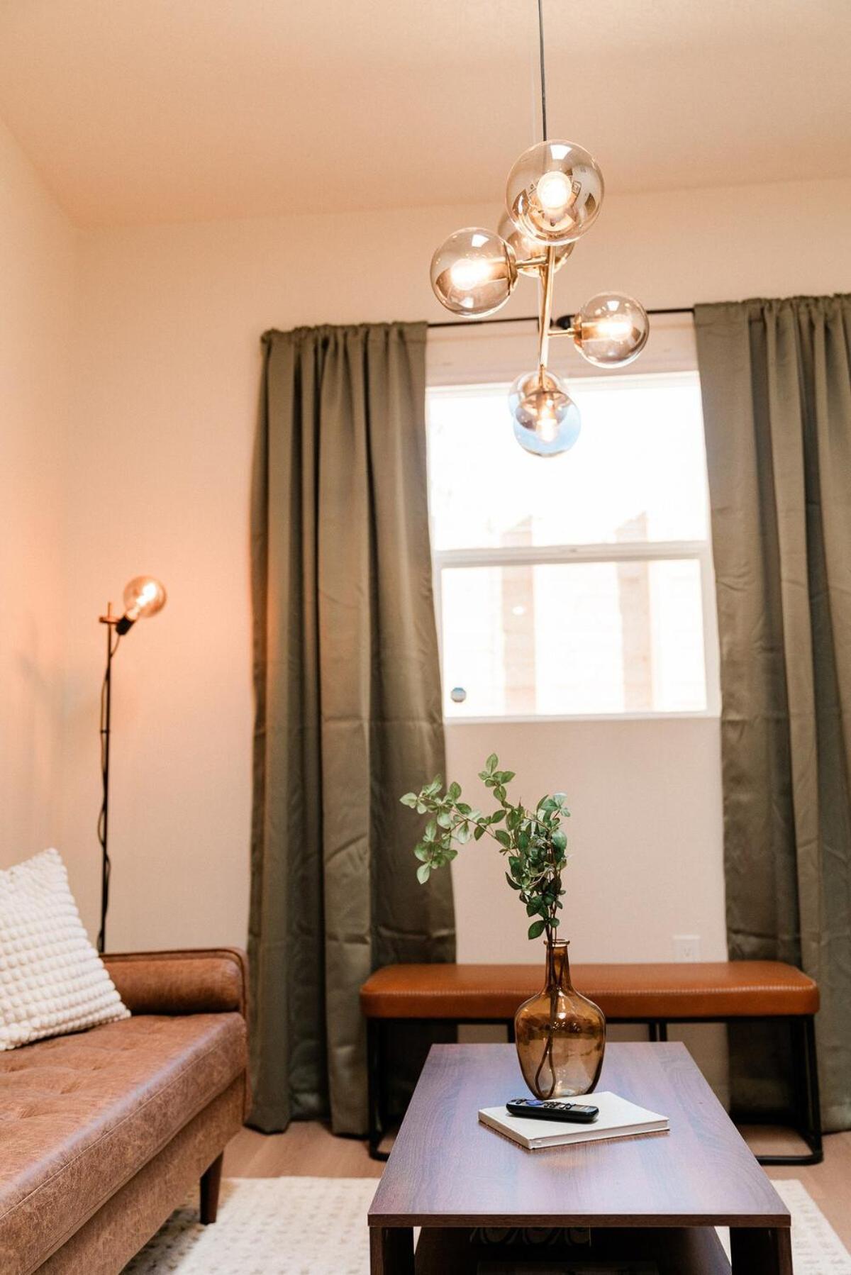 Relax At The Arno Lofts! Unit B