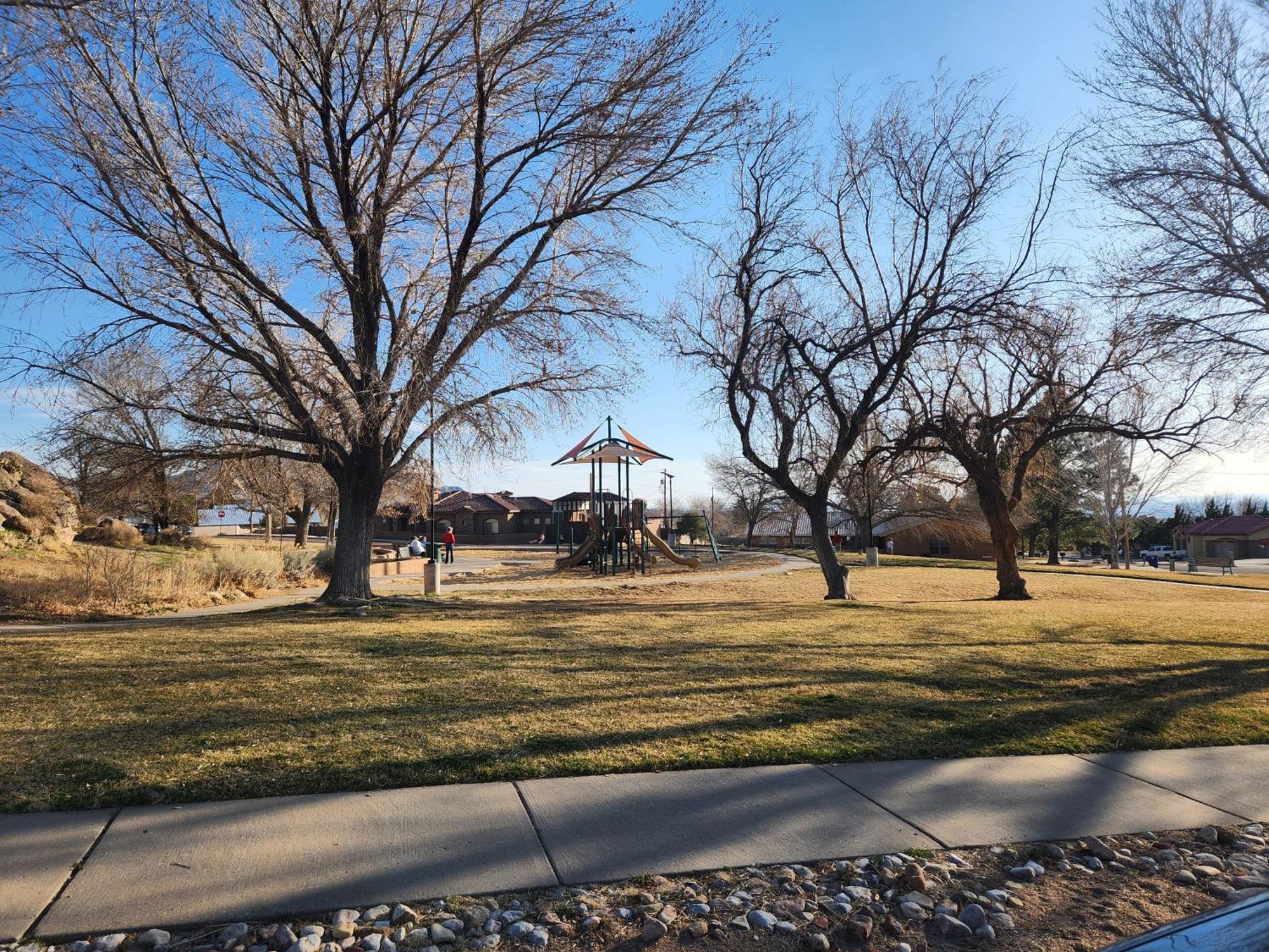 Tranquil Trails -quiet Area - Pet Friendly - By I-40 Holiday home
